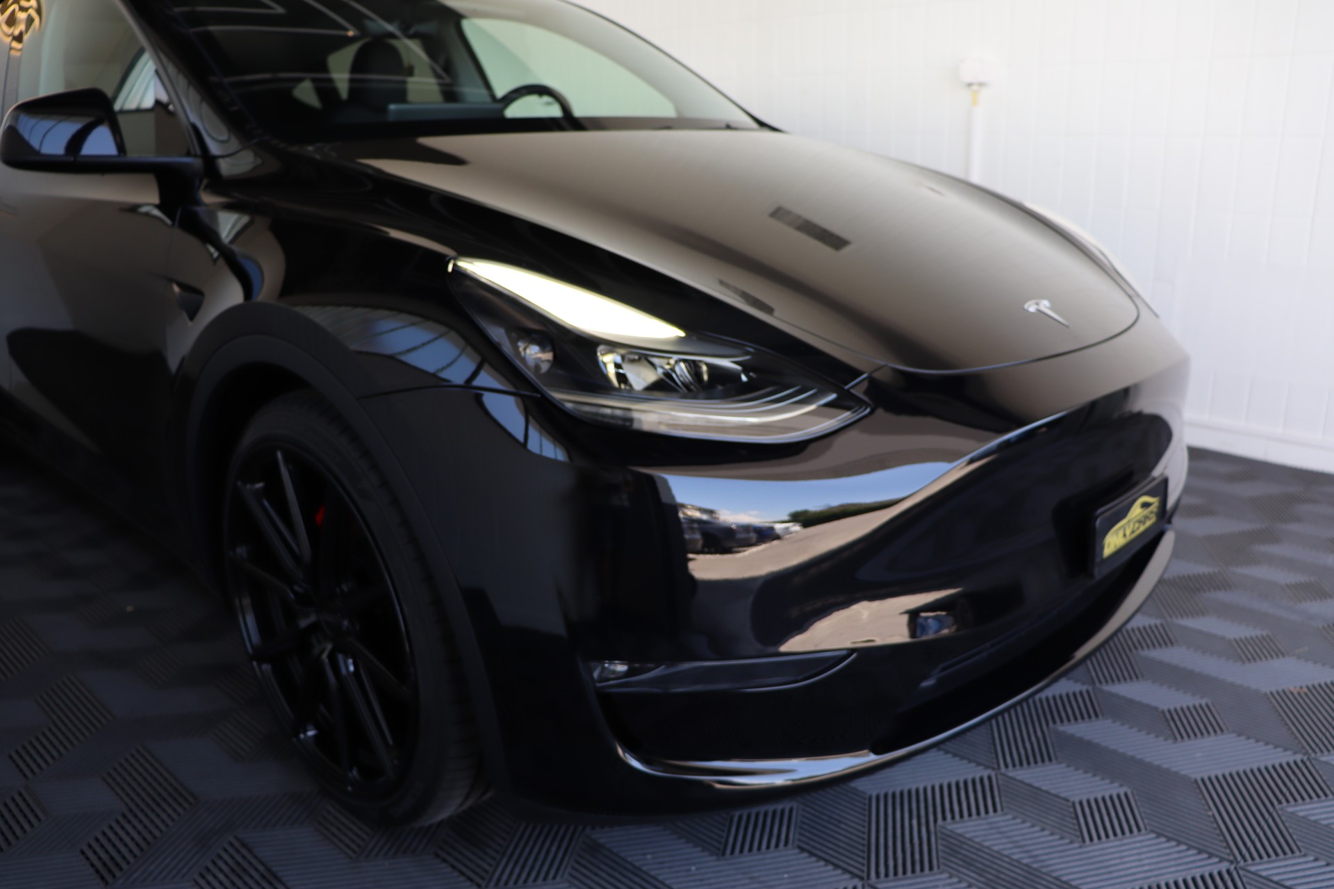 TESLA Model Y Performance-image-3