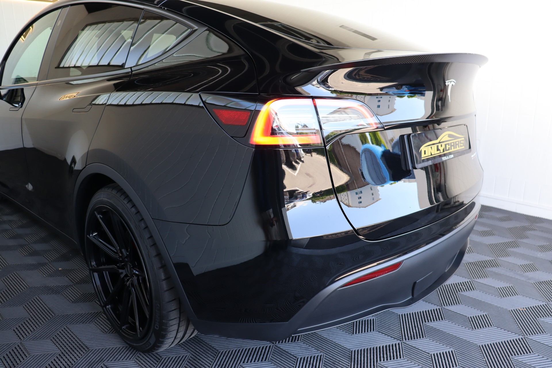 TESLA Model Y Performance-image-9