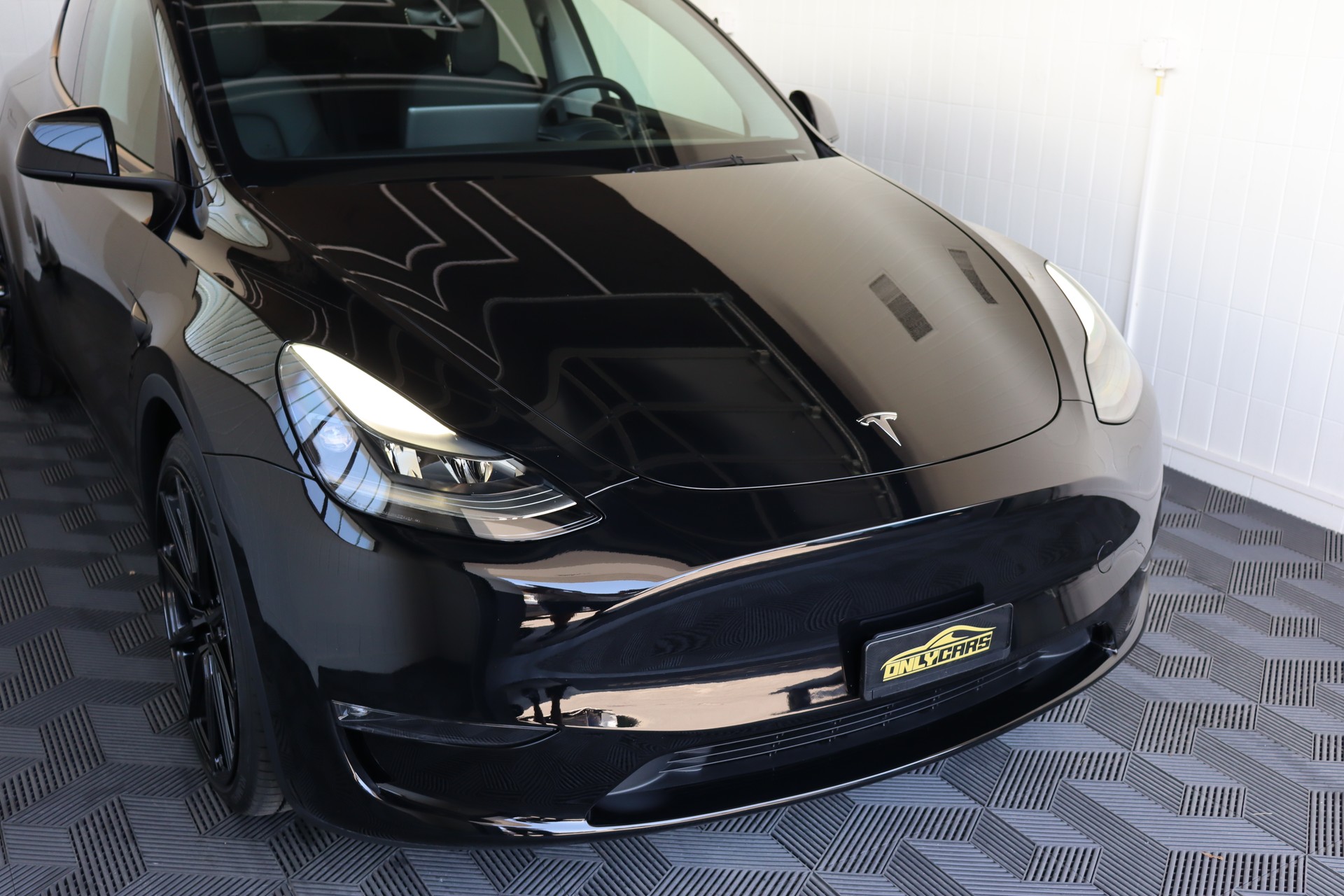 TESLA Model Y Performance-image-2