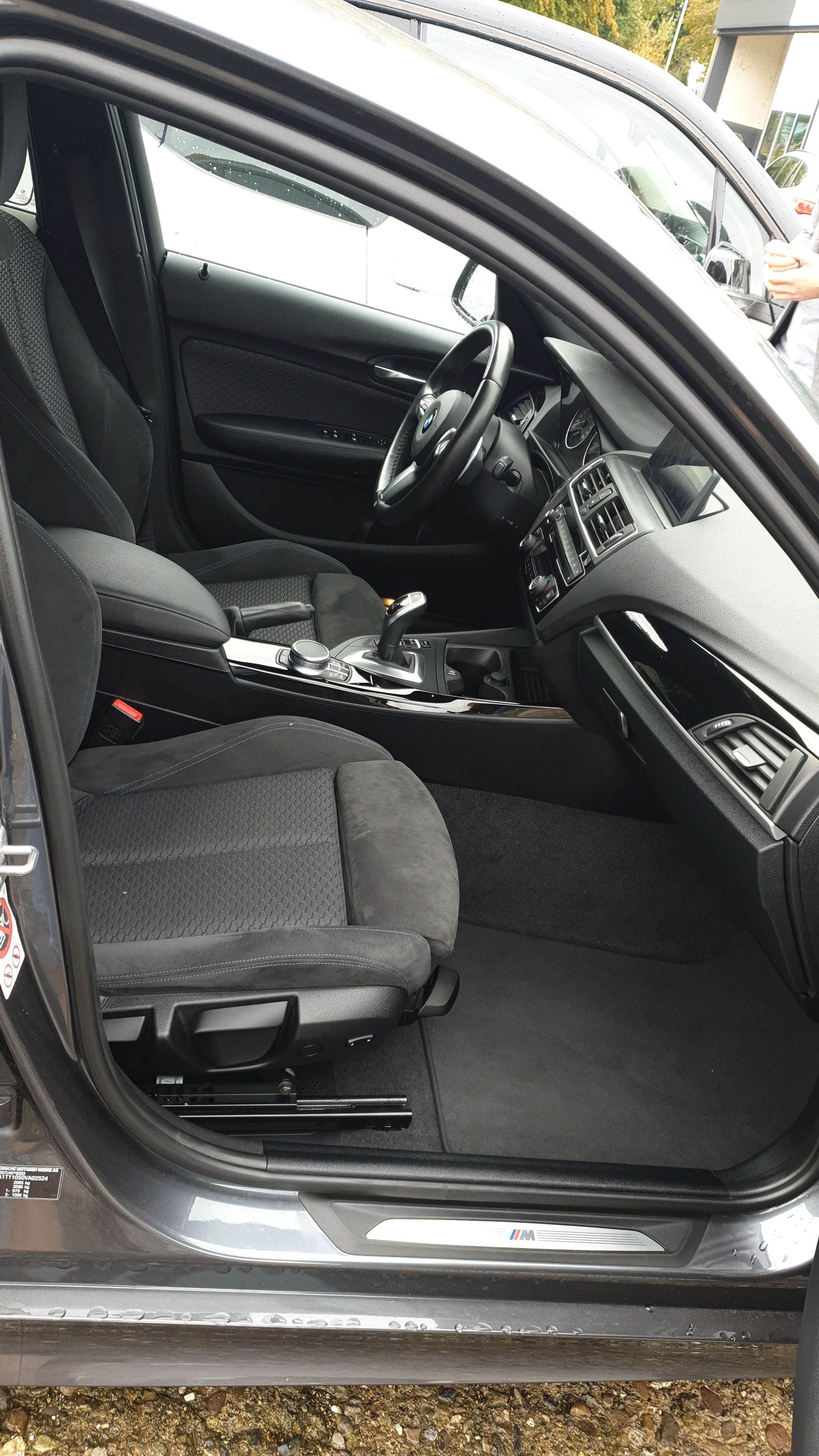 BMW 120d xDrive-image-3