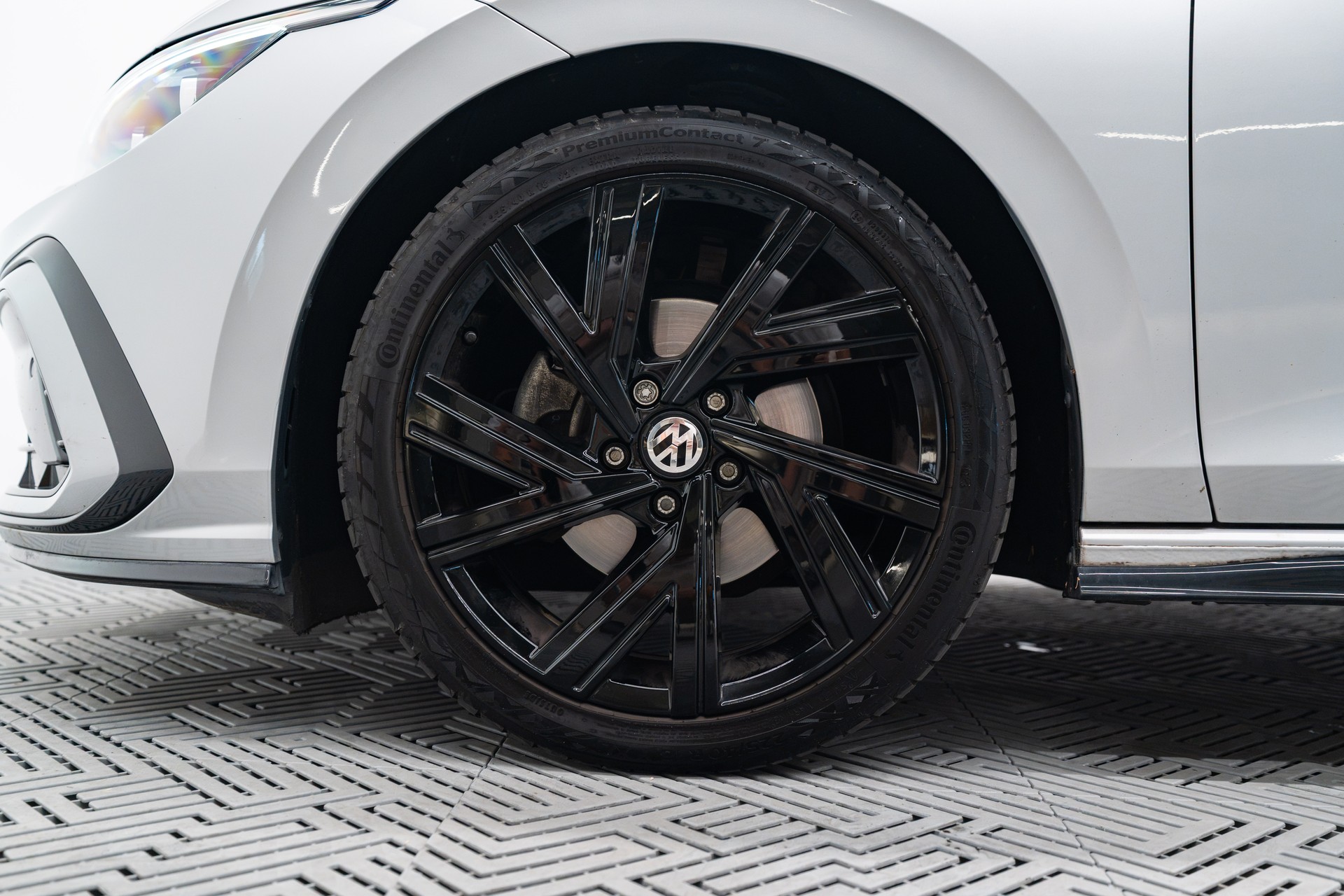 VW Golf 1.5 eTSI mHEV ACT R-Line DSG-image-5