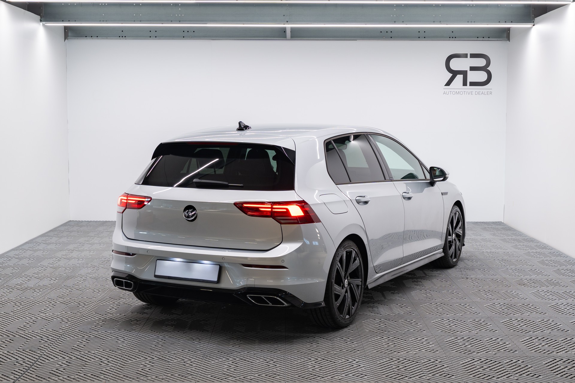 VW Golf 1.5 eTSI mHEV ACT R-Line DSG-image-3