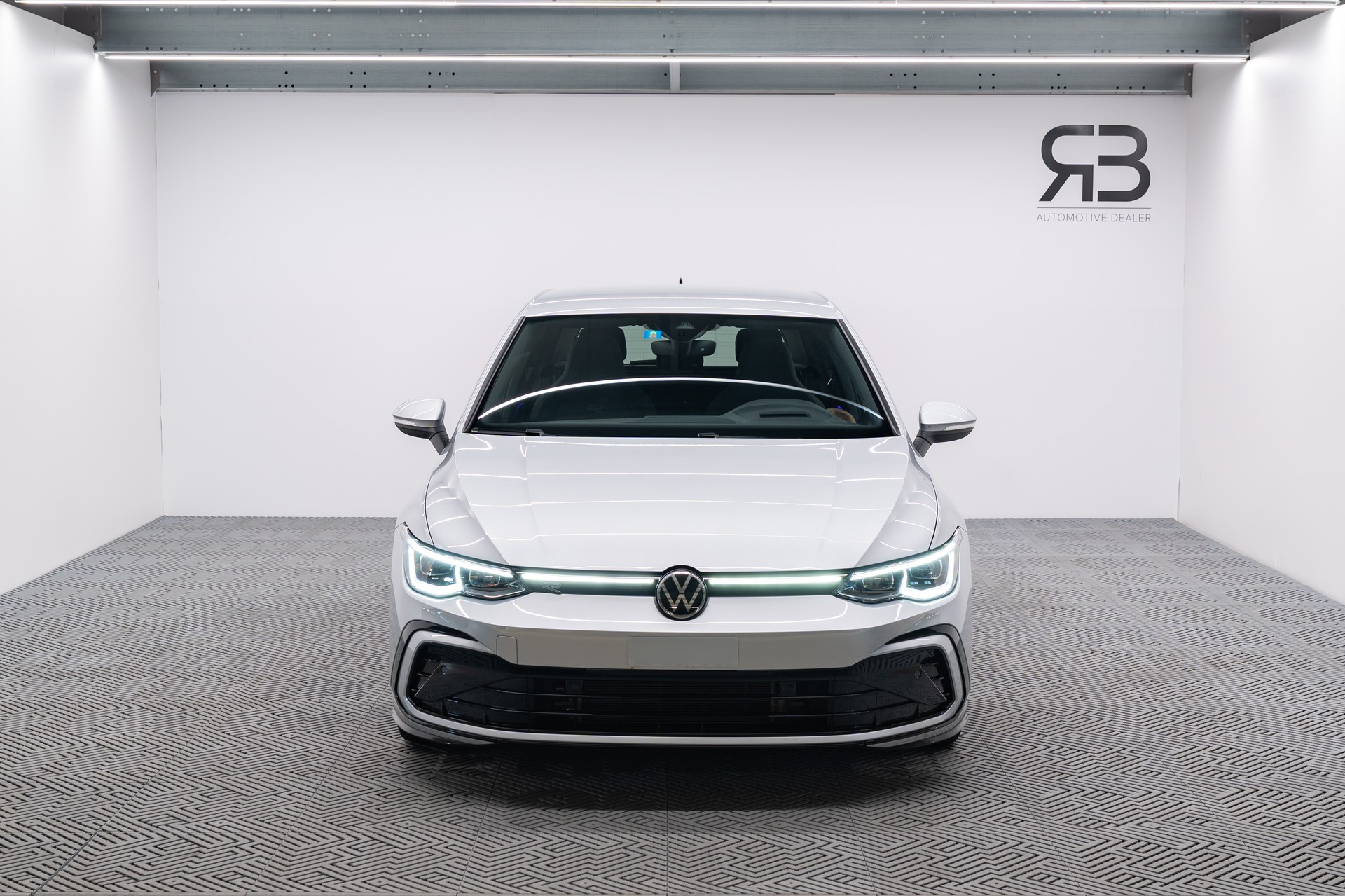 VW Golf 1.5 eTSI mHEV ACT R-Line DSG-image-1