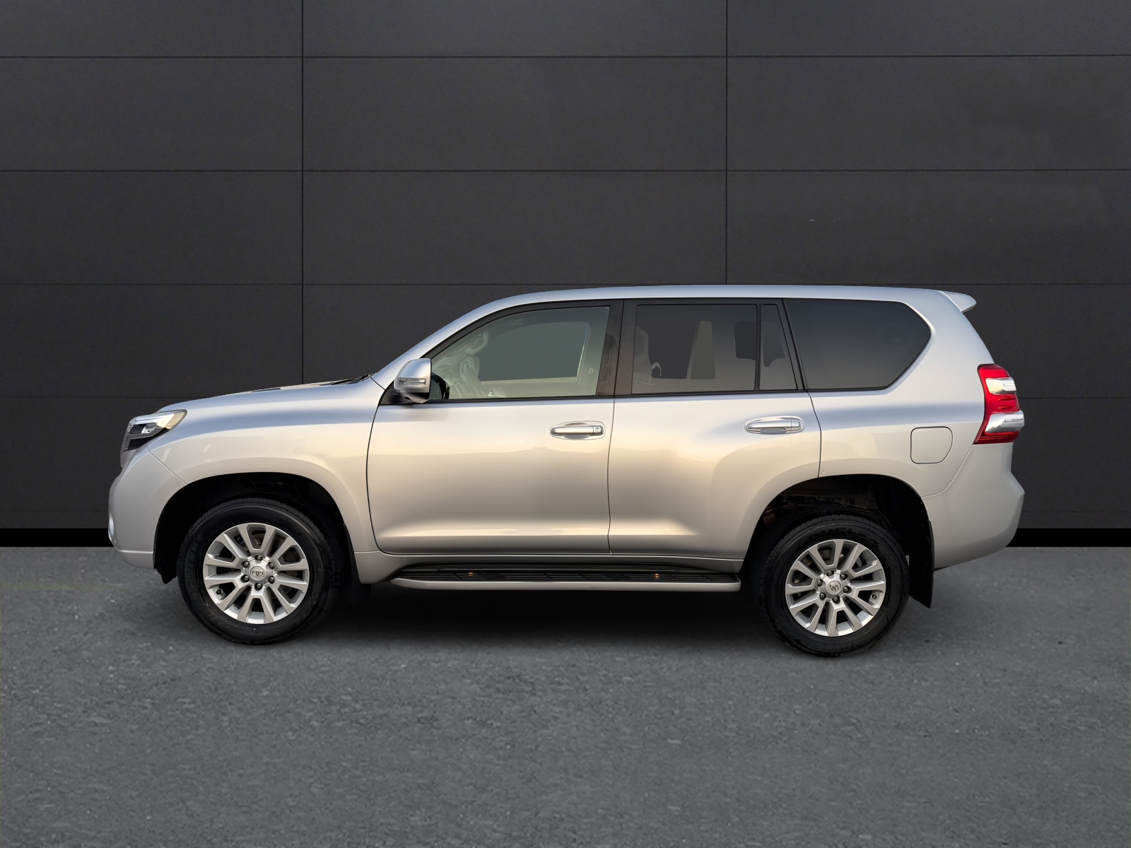 TOYOTA Land Cruiser 2.8TD Sol Premium Automat-image-21