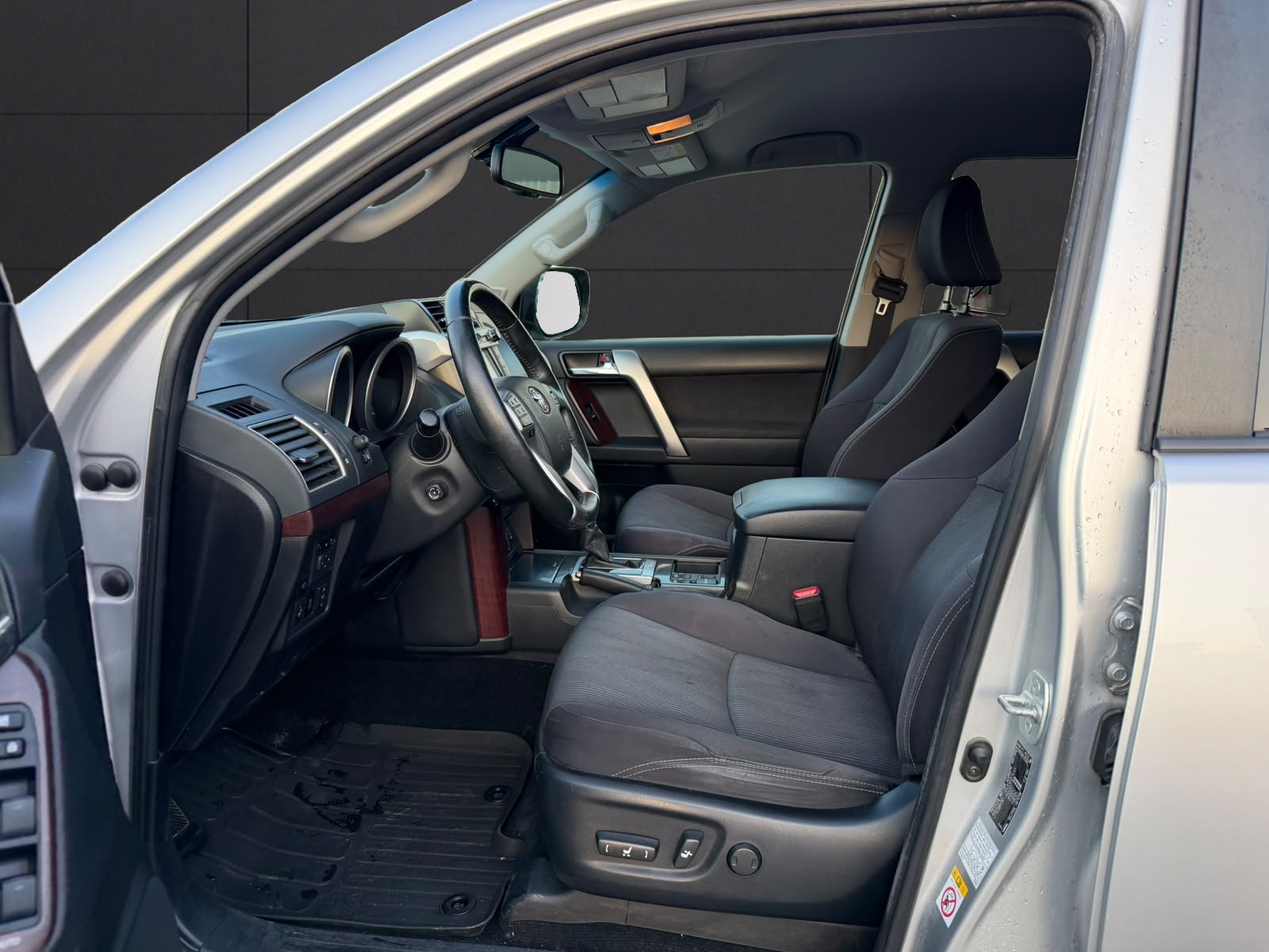 TOYOTA Land Cruiser 2.8TD Sol Premium Automat-image-6