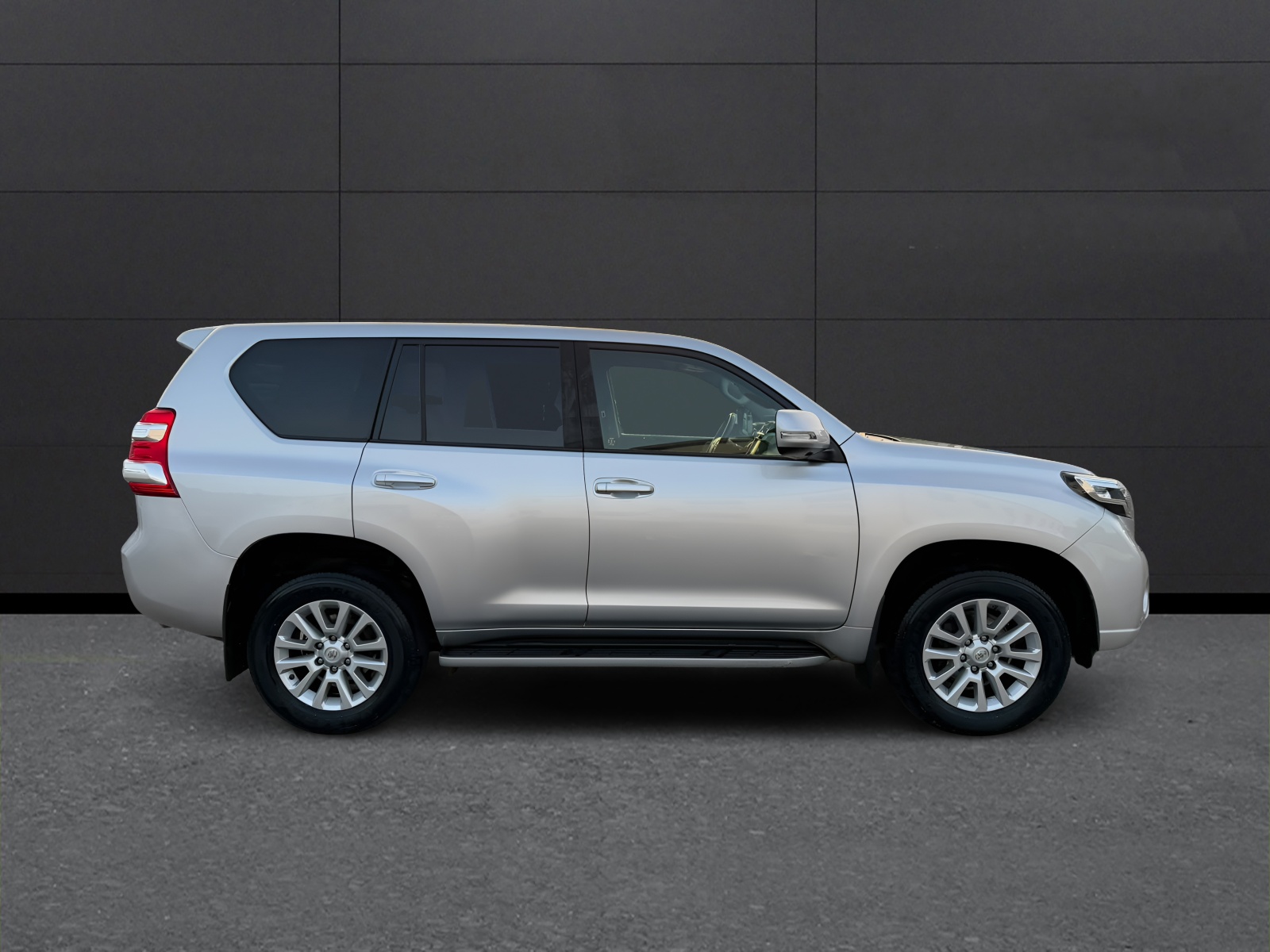 TOYOTA Land Cruiser 2.8TD Sol Premium Automat-image-4