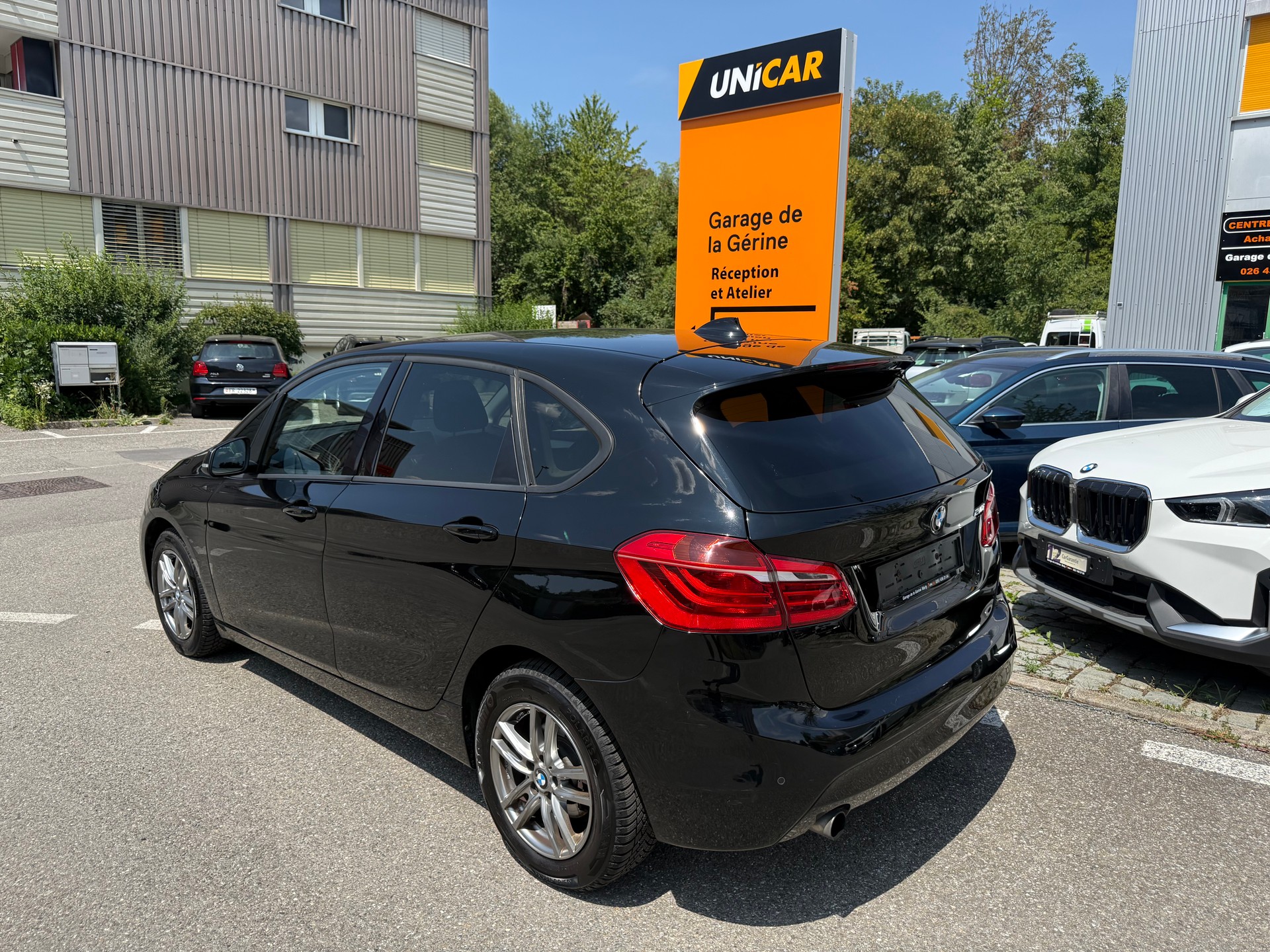 BMW 218i Active Tourer-image-3
