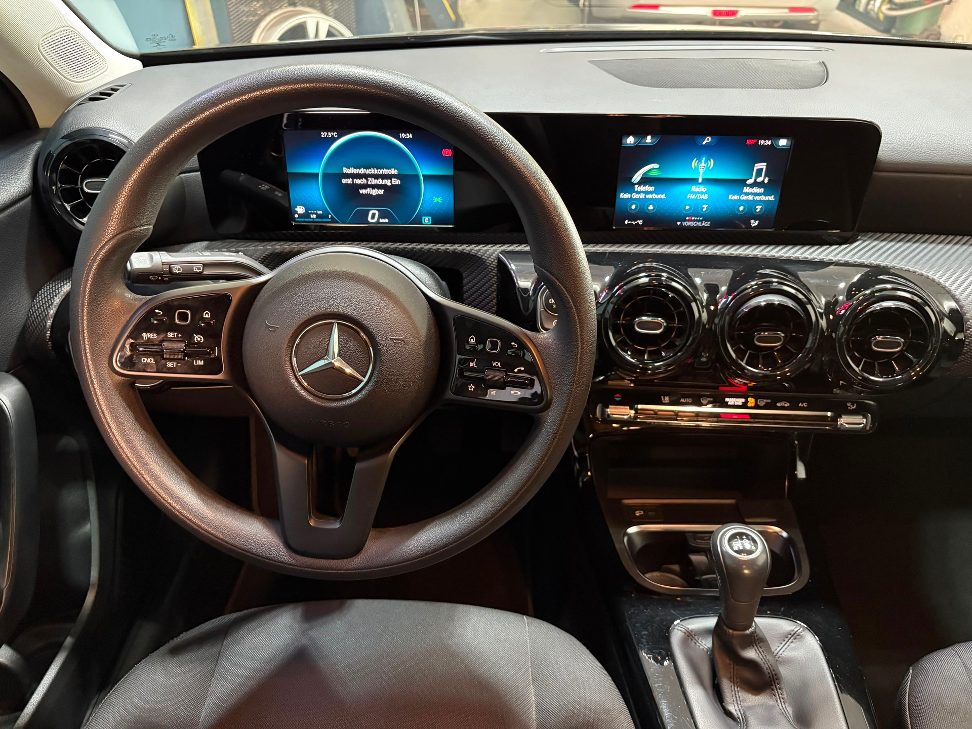 MERCEDES-BENZ A 200-image-6