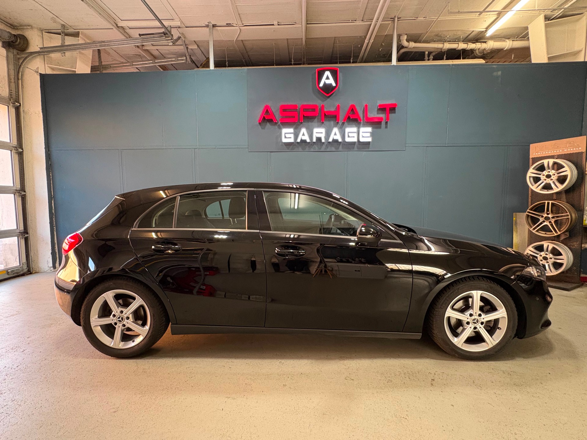 MERCEDES-BENZ A 200-image-2