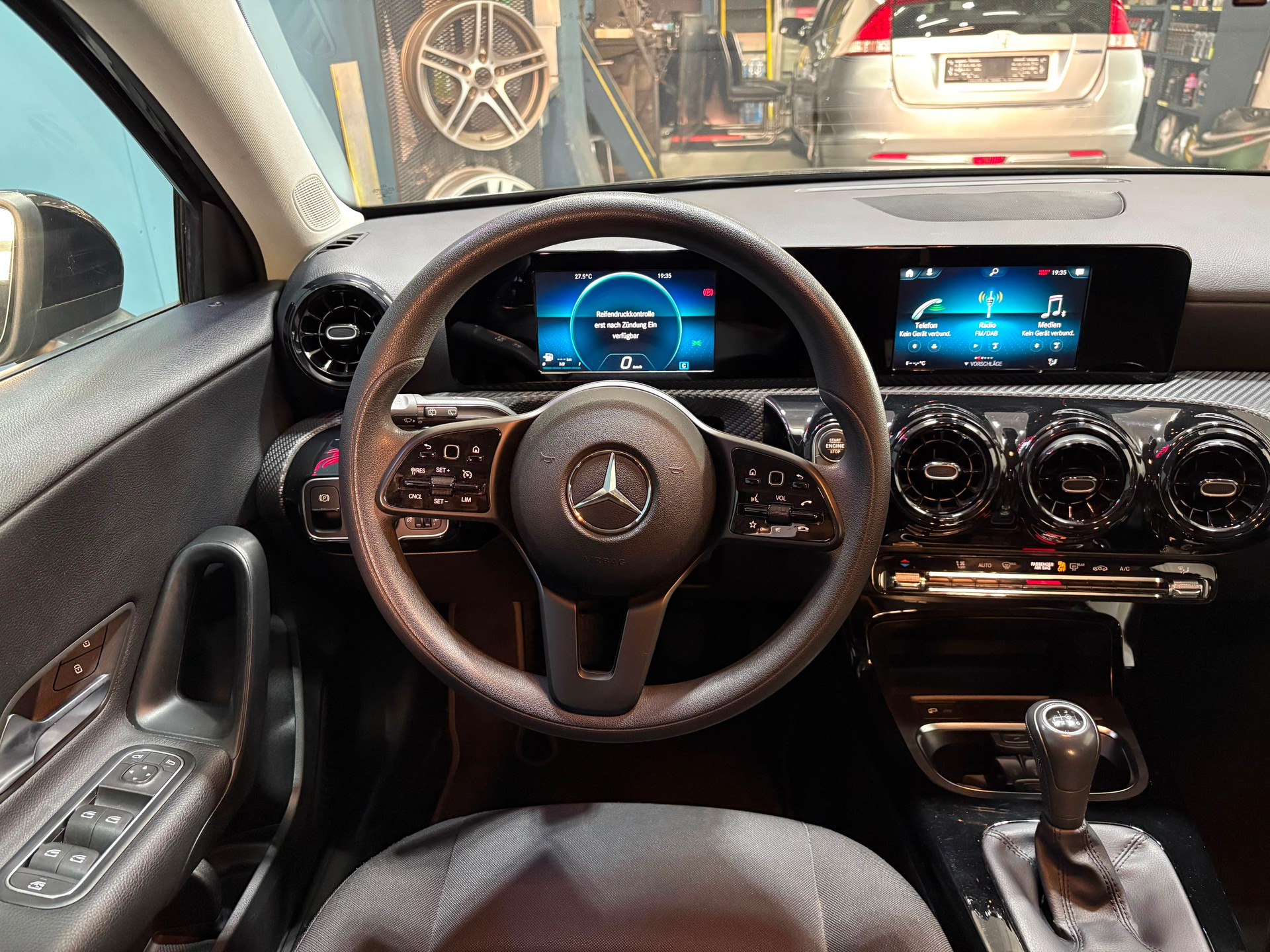 MERCEDES-BENZ A 200-image-4