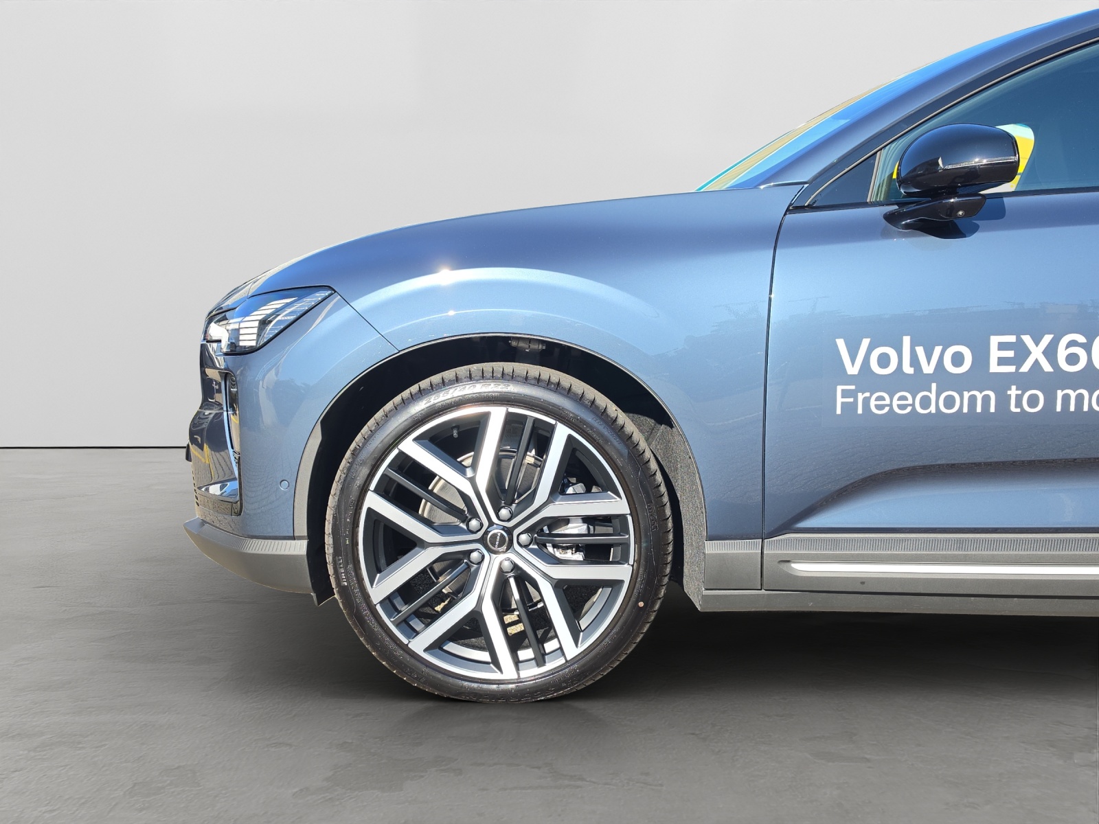 VOLVO EX60 Twin Ultra AWD-image-6