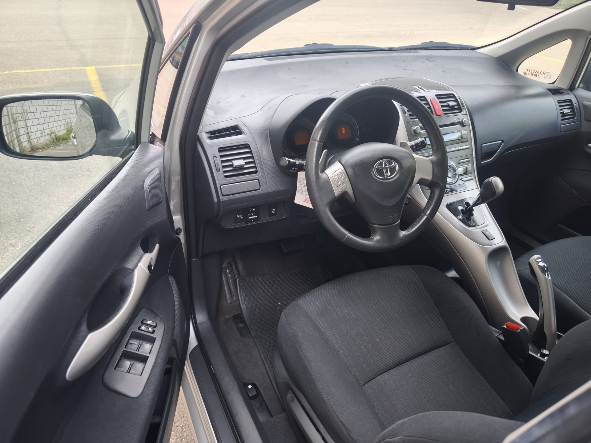 TOYOTA Auris 1.6 Style MultiMode-image-11