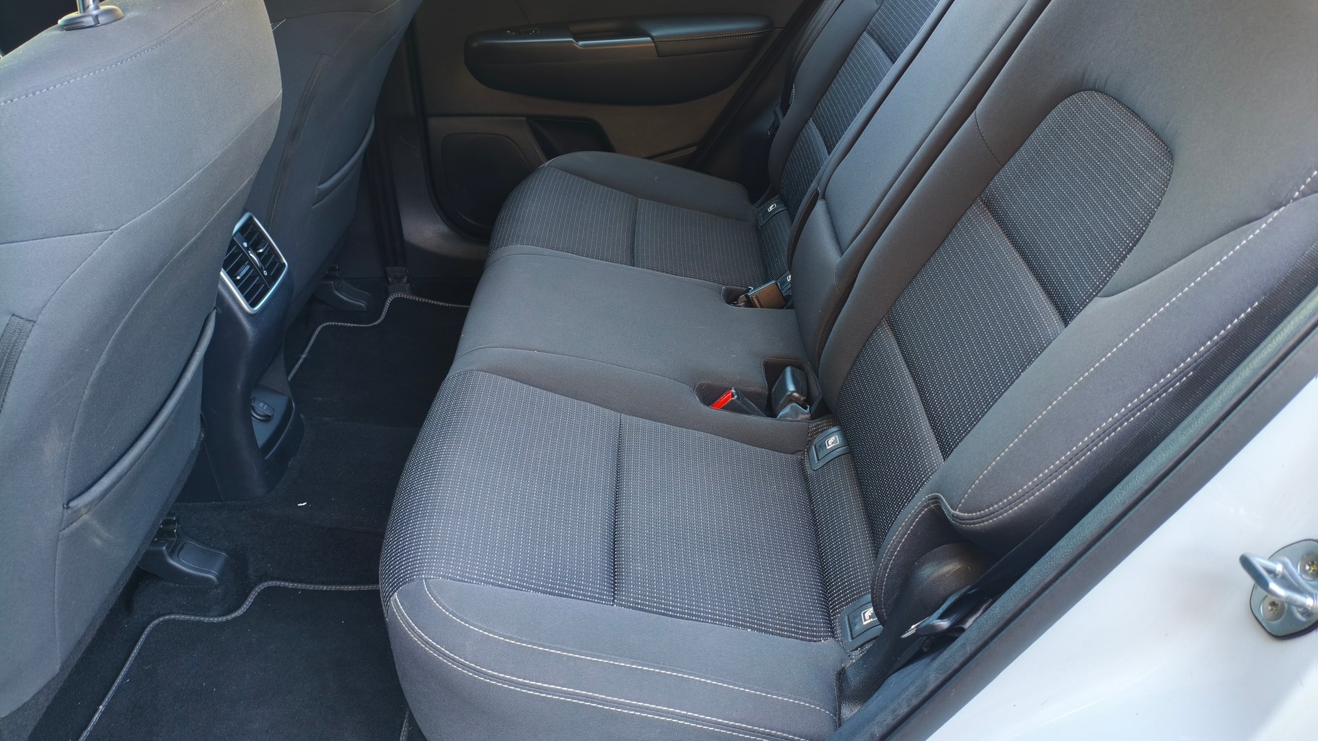 KIA Sportage 1.6 T-GDi Trend 4WD Automat-image-11