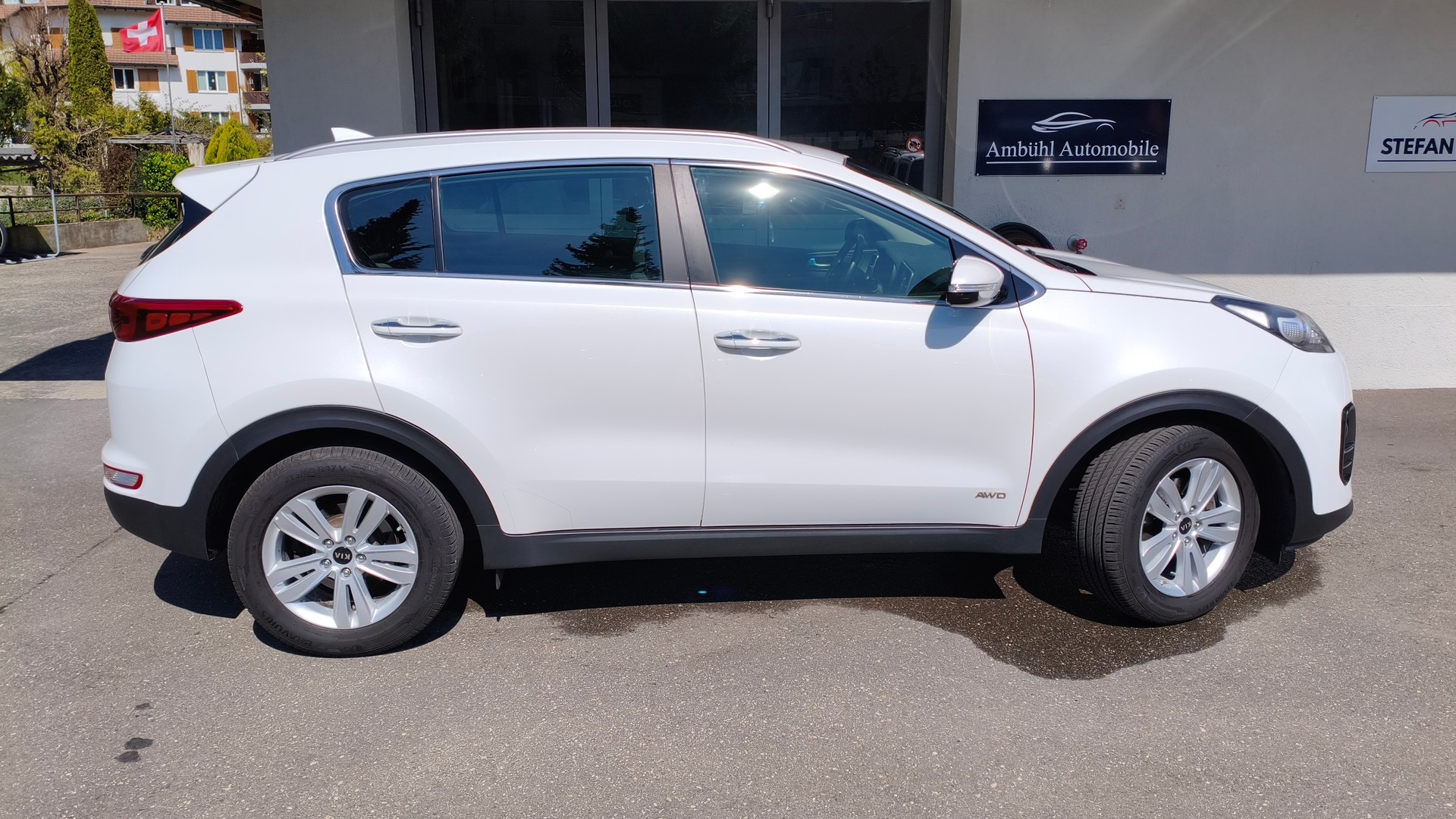 KIA Sportage 1.6 T-GDi Trend 4WD Automat-image-1