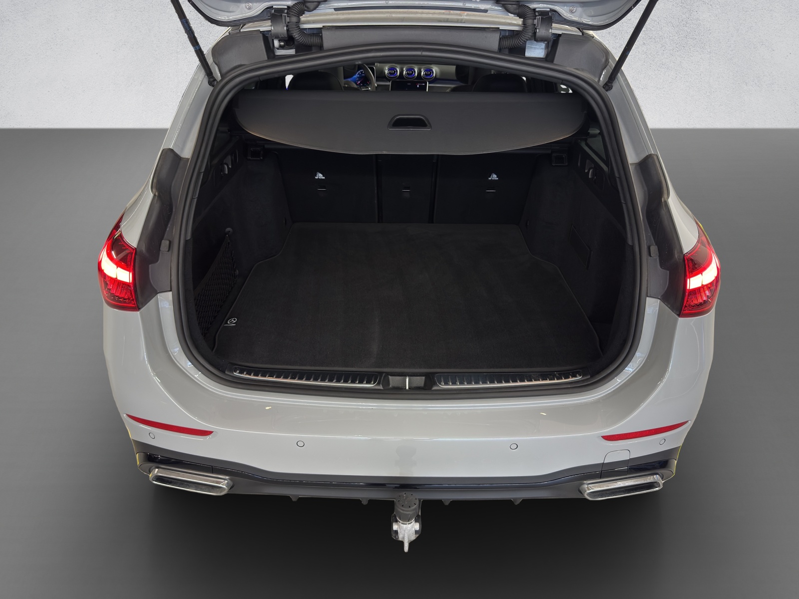 MERCEDES-BENZ C 300 AMG Line 4Matic T-Modell-image-8