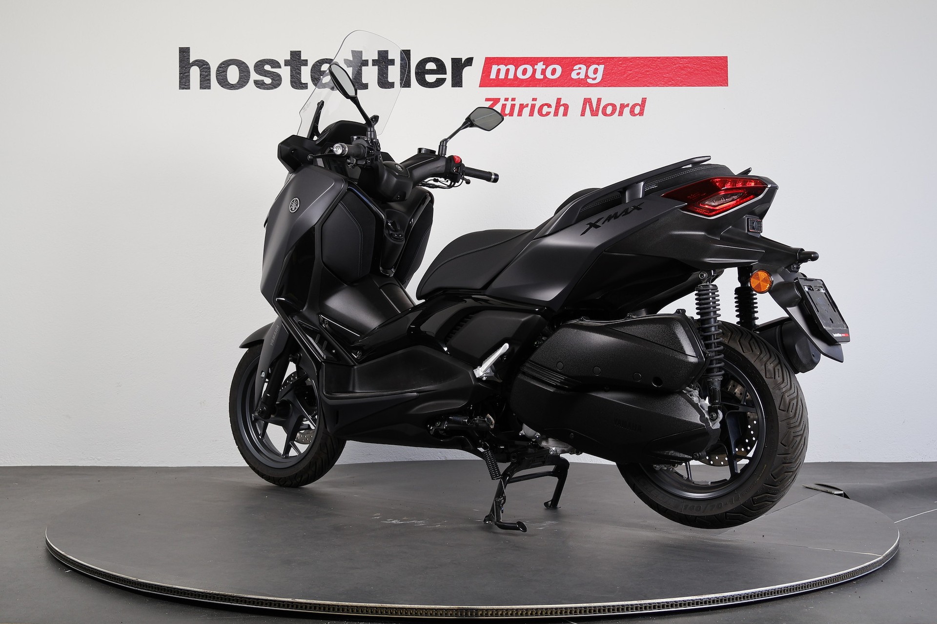 YAMAHA XMAX 300 Tech MAX+-showroom-element-3