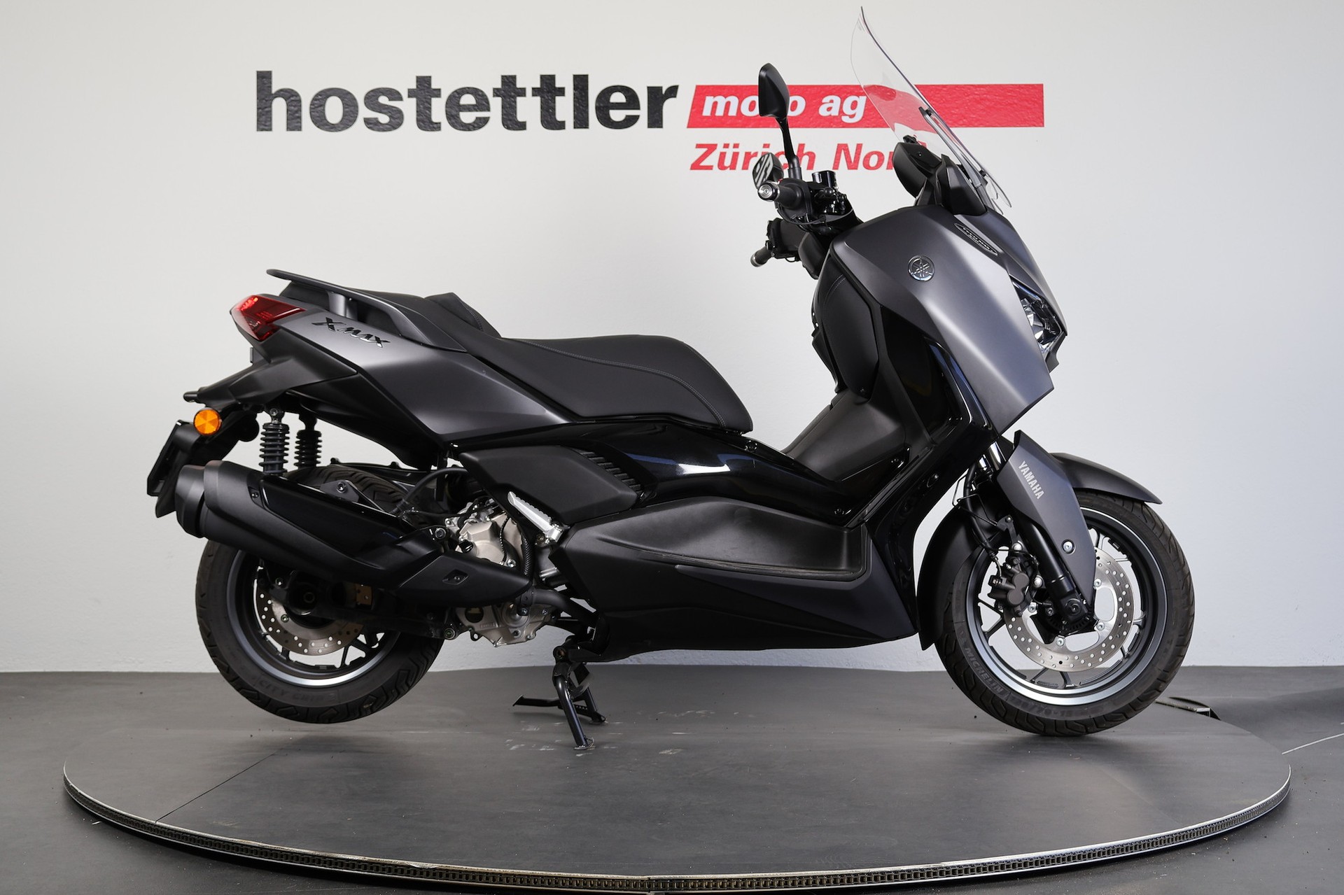 YAMAHA XMAX 300 Tech MAX+-showroom-element-1