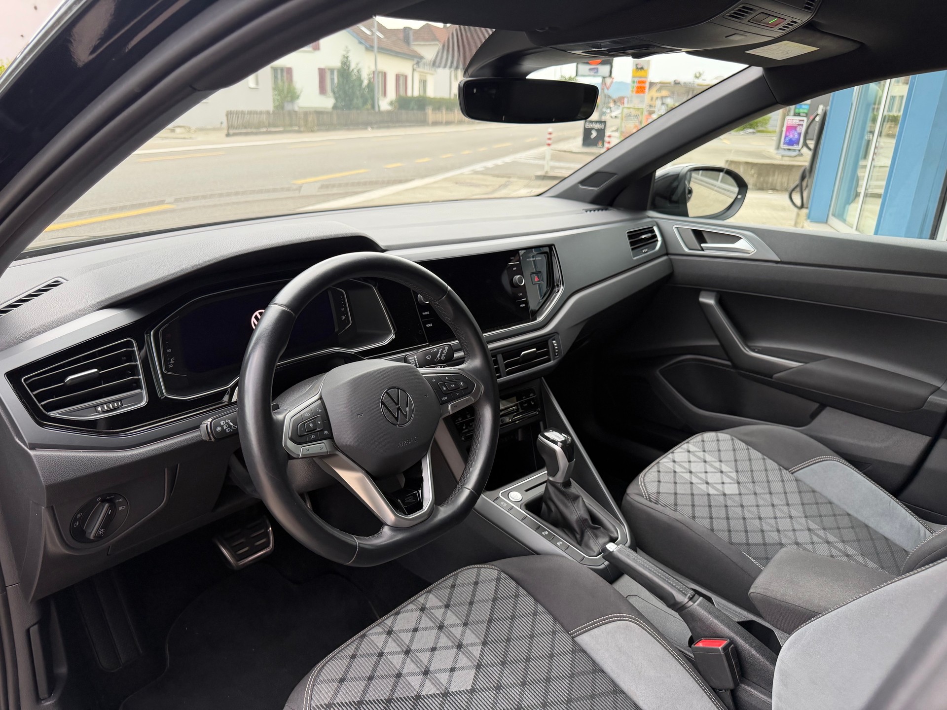 VW Taigo 1.0 TSI R-Line DSG-image-9