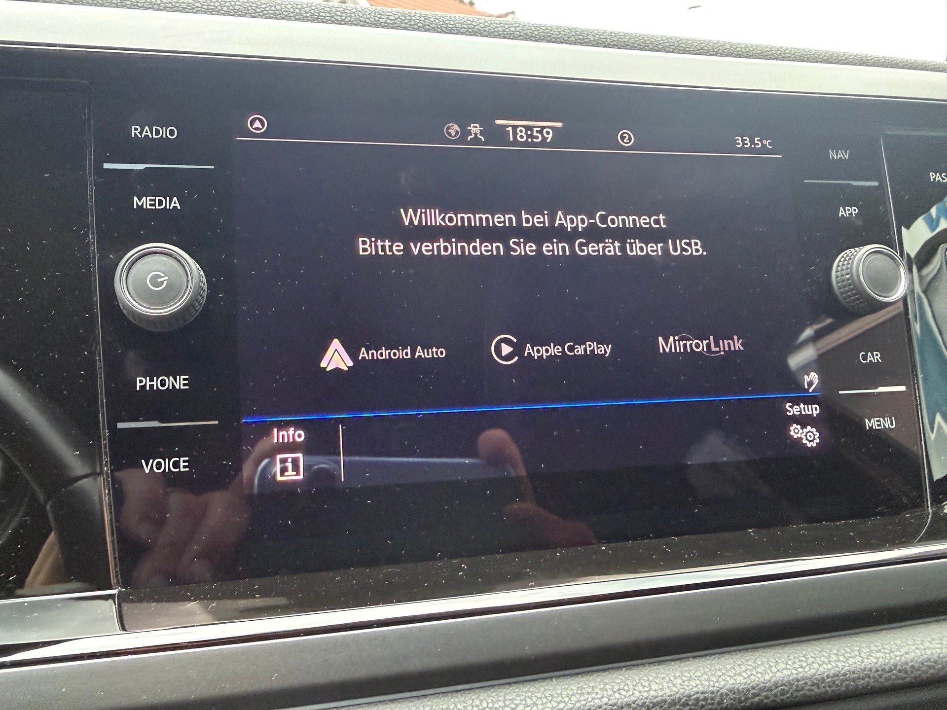 VW Taigo 1.0 TSI R-Line DSG-image-14