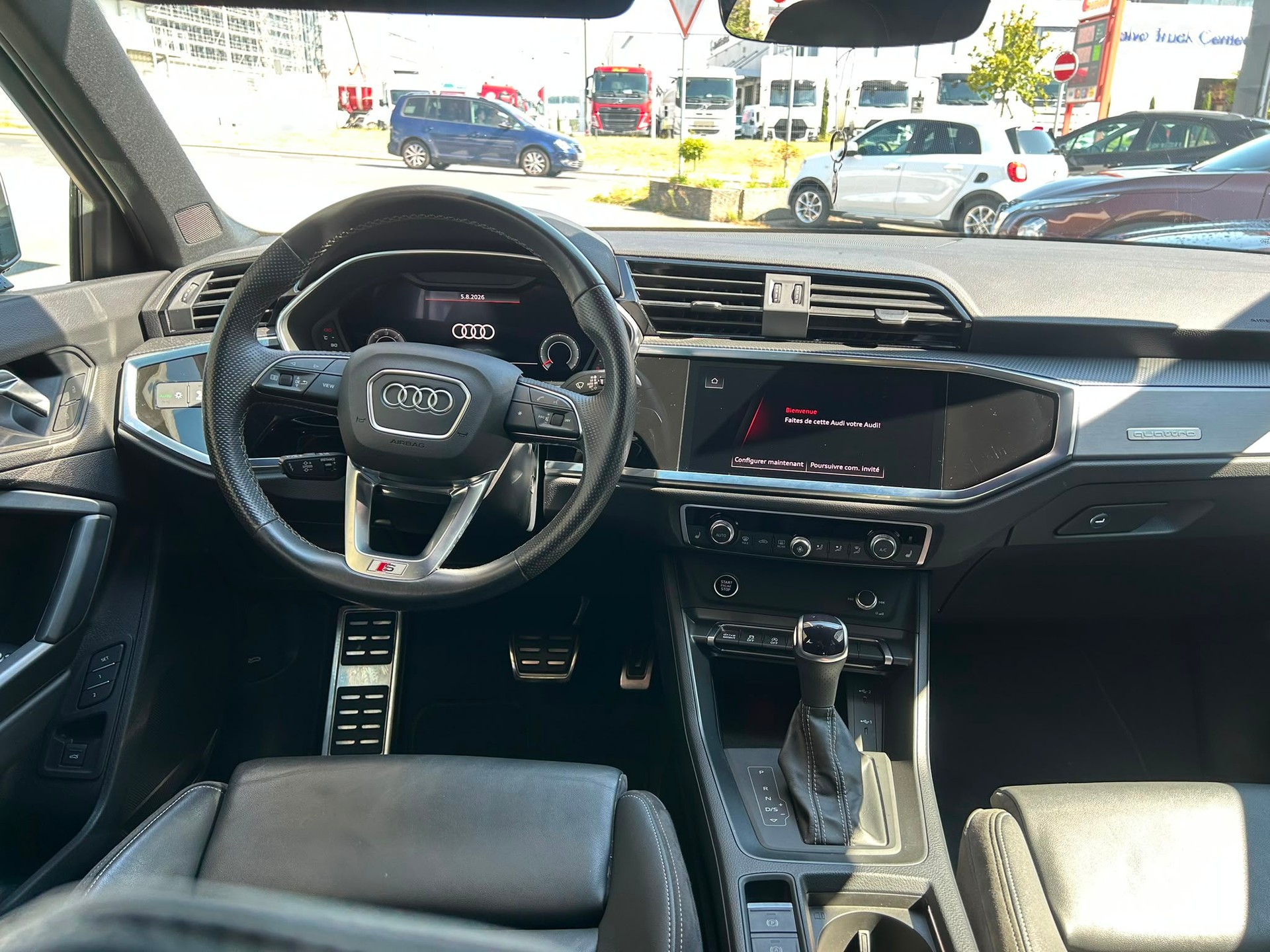 AUDI Q3 Sportback 40 TDI S line quattro S-tronic-image-6