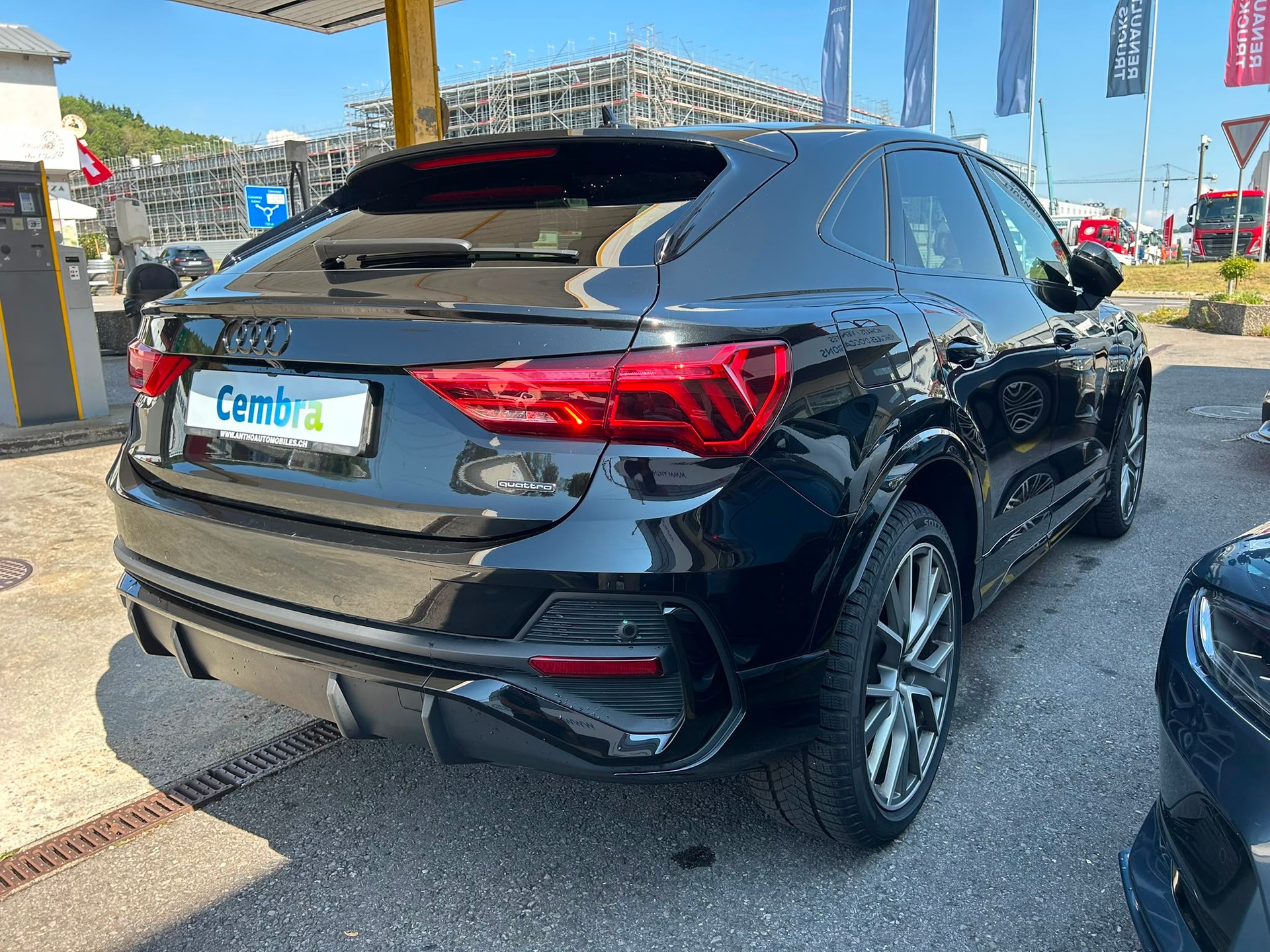 AUDI Q3 Sportback 40 TDI S line quattro S-tronic-image-4
