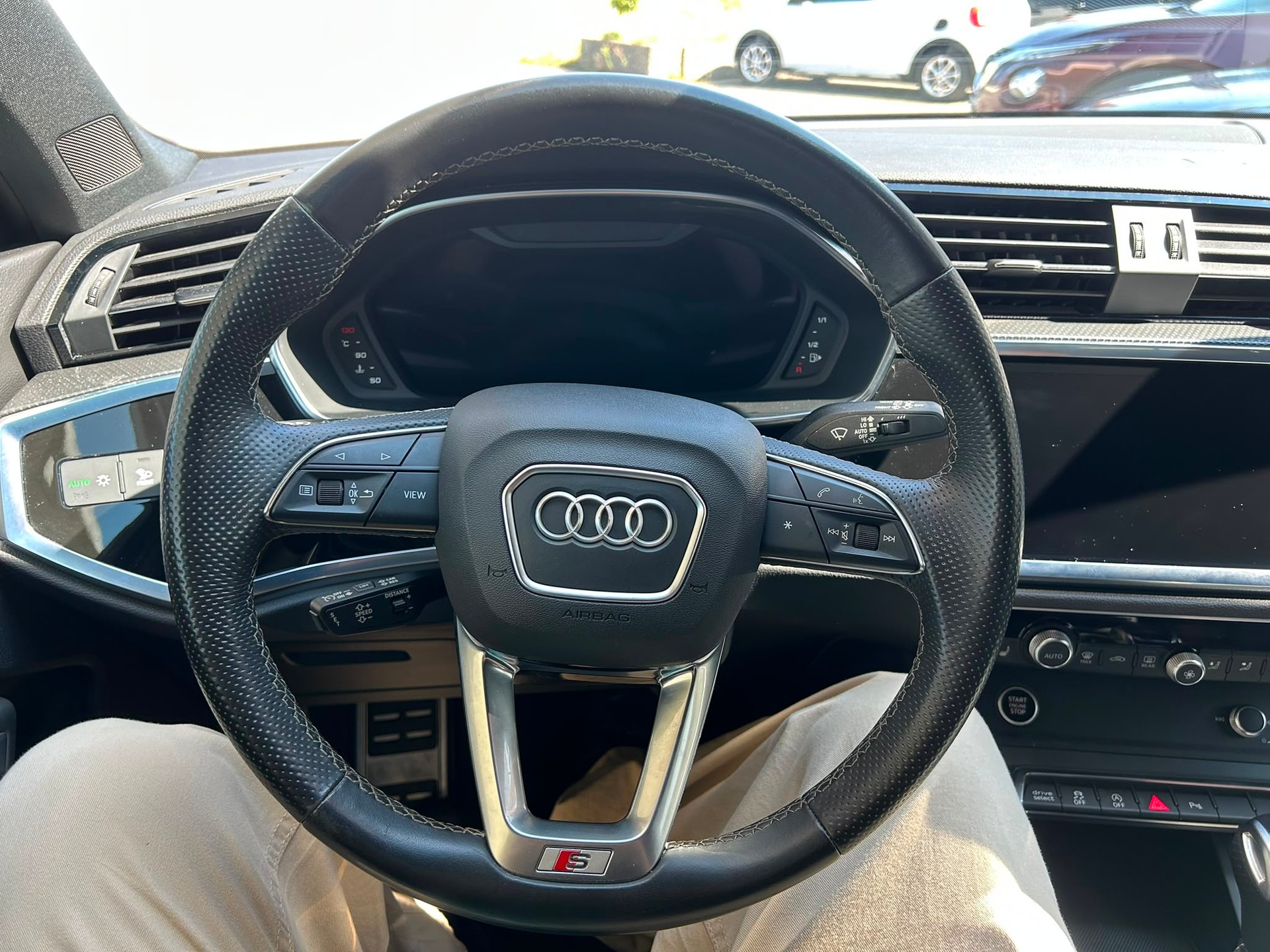 AUDI Q3 Sportback 40 TDI S line quattro S-tronic-image-8