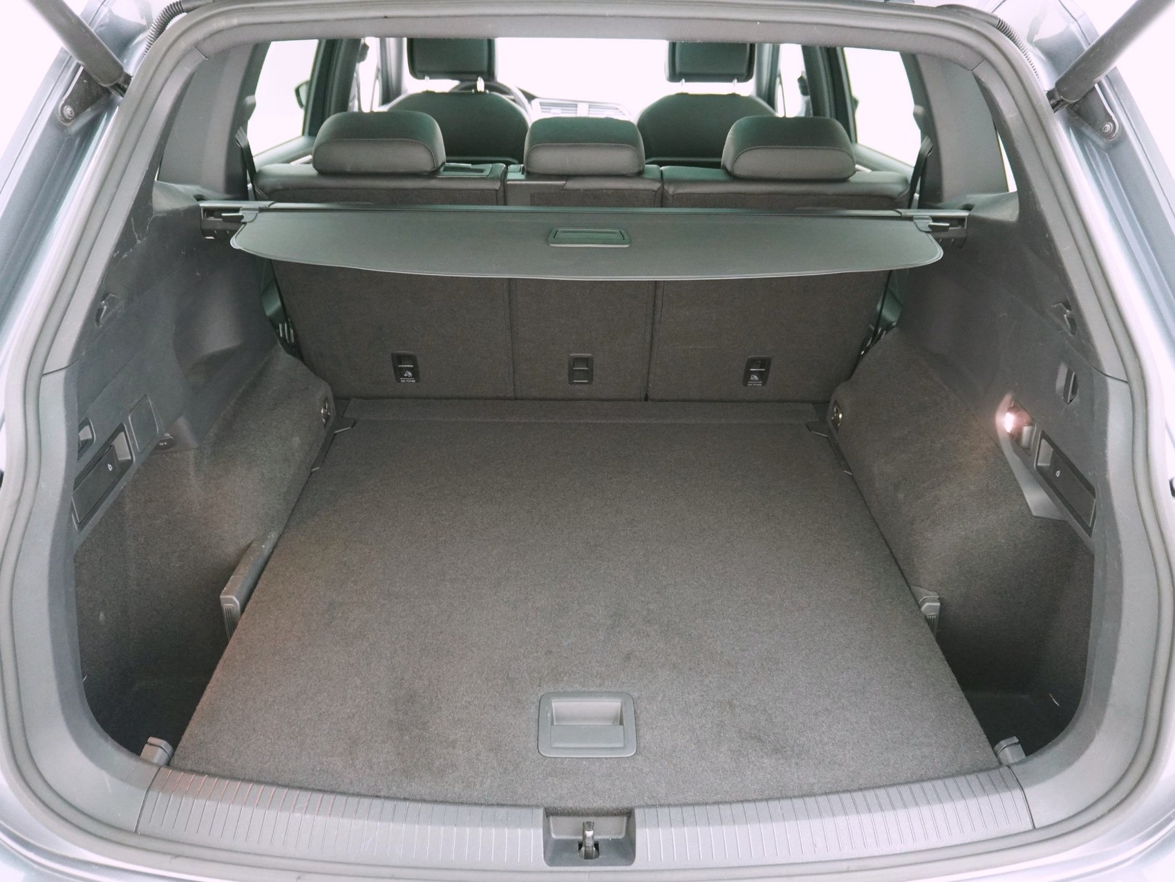 VW Tiguan Allspace 2.0 TSI DSG R-Line 4Motion-image-11