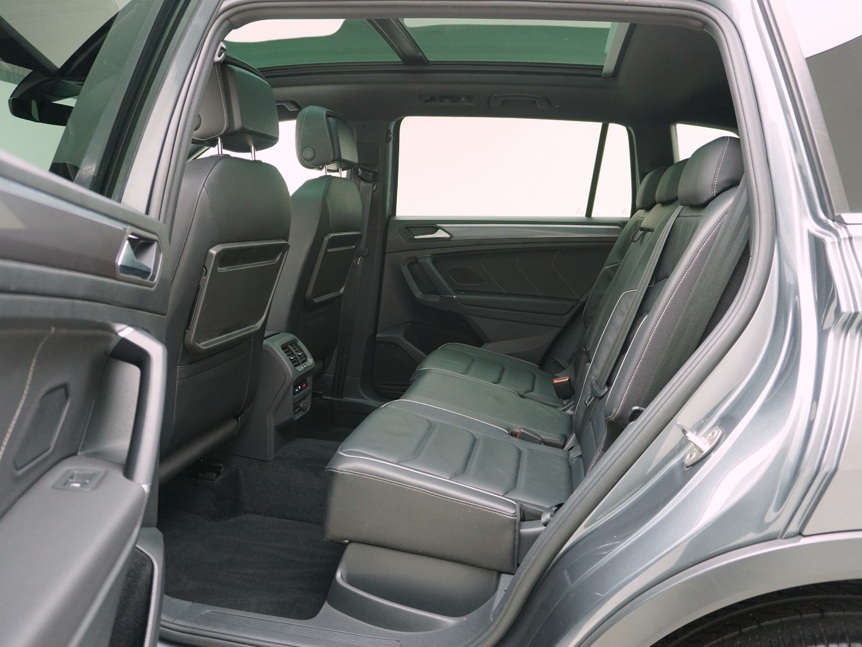 VW Tiguan Allspace 2.0 TSI DSG R-Line 4Motion-image-10