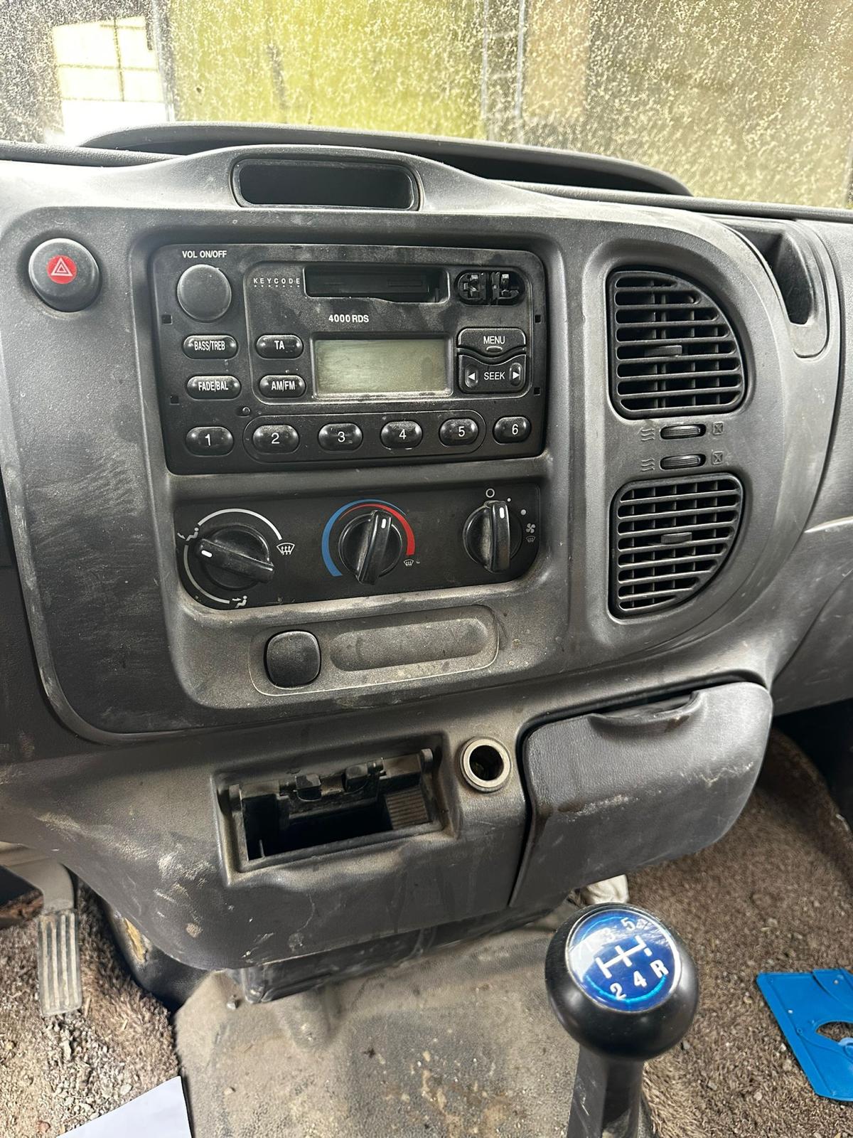 FORD Transit 2.4TD 330 M-image-6