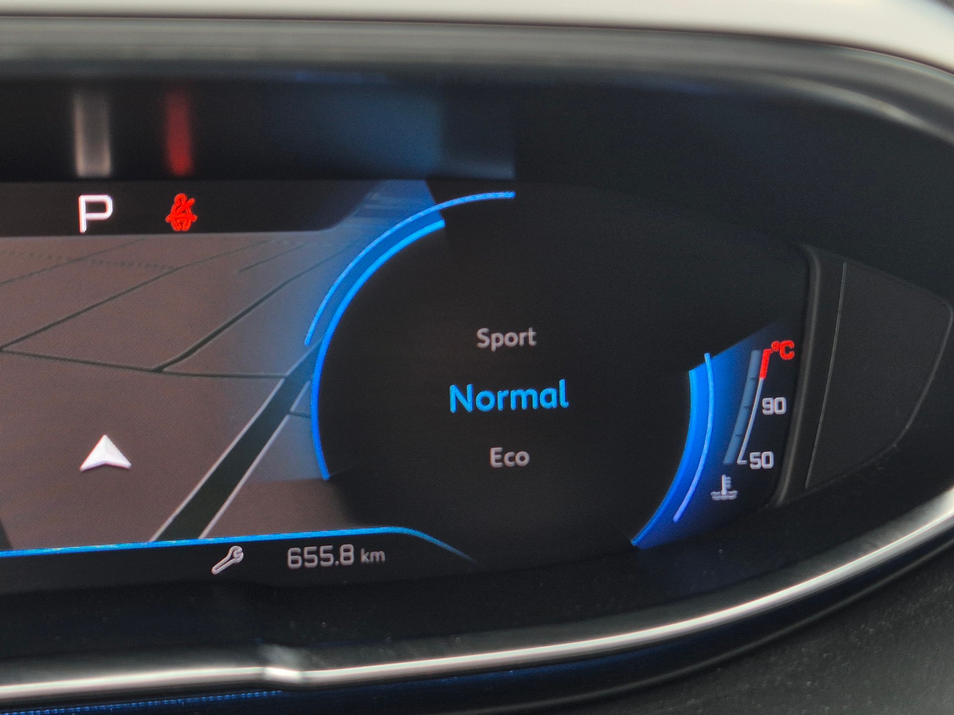 PEUGEOT 3008 1.2 PureTech Allure EAT8-image-27