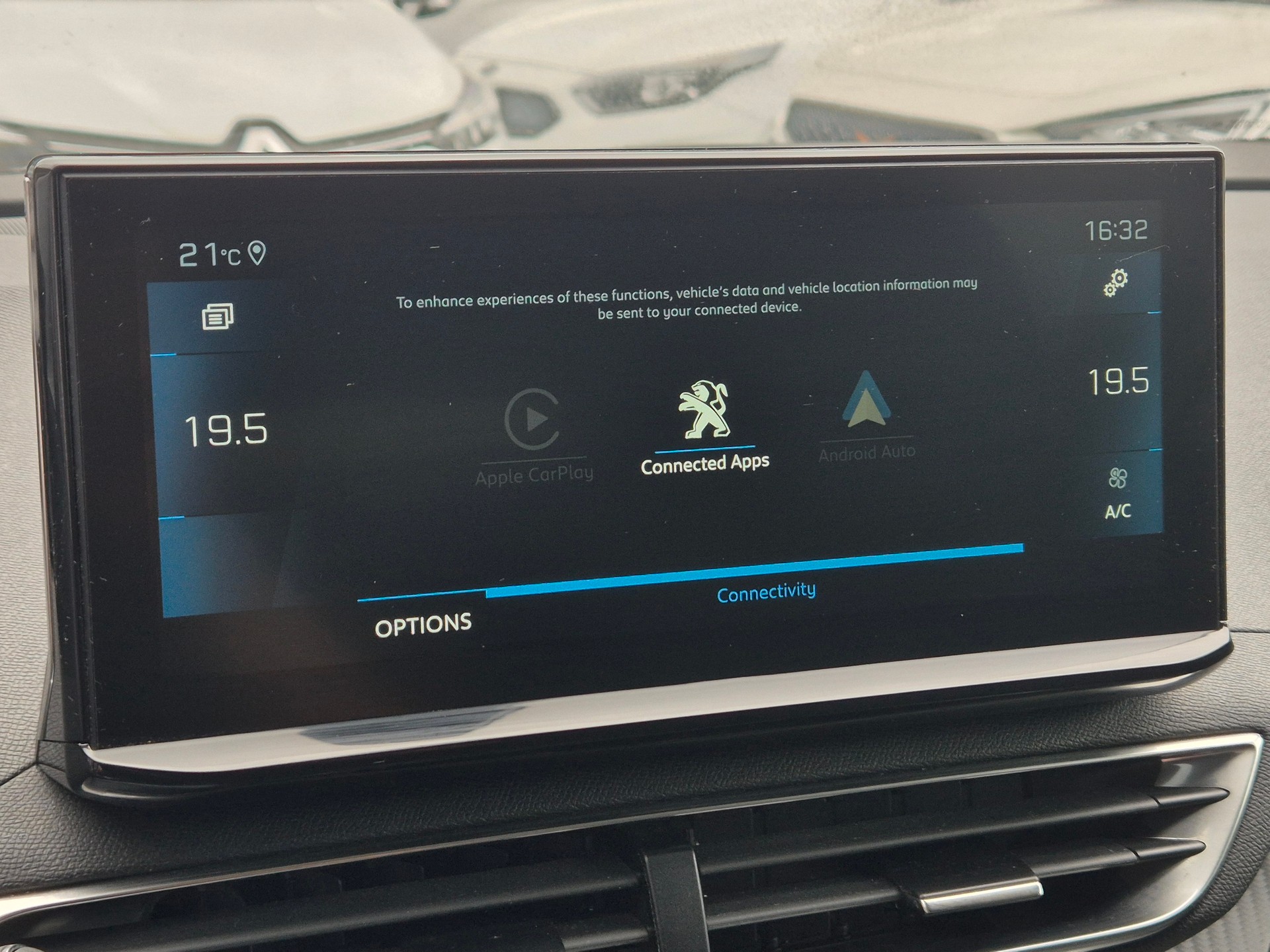 PEUGEOT 3008 1.2 PureTech Allure EAT8-image-26