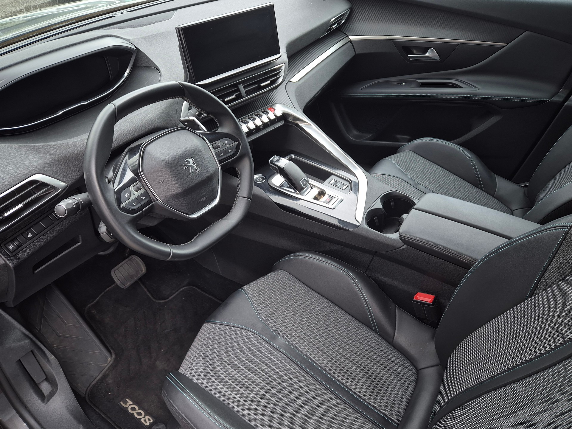 PEUGEOT 3008 1.2 PureTech Allure EAT8-image-13