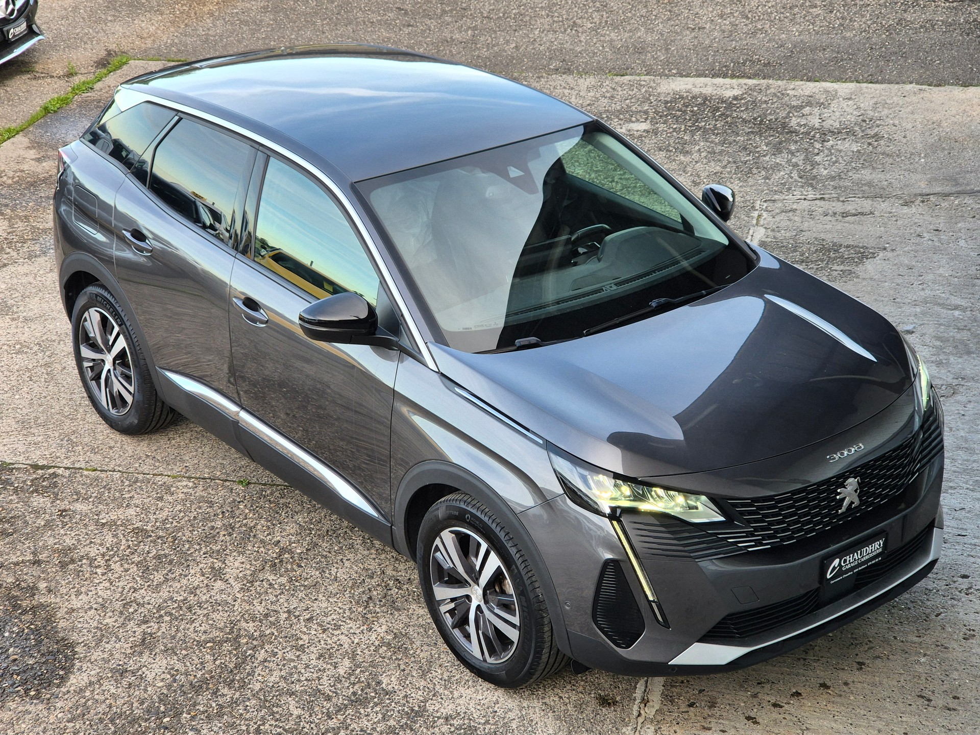 PEUGEOT 3008 1.2 PureTech Allure EAT8-image-2