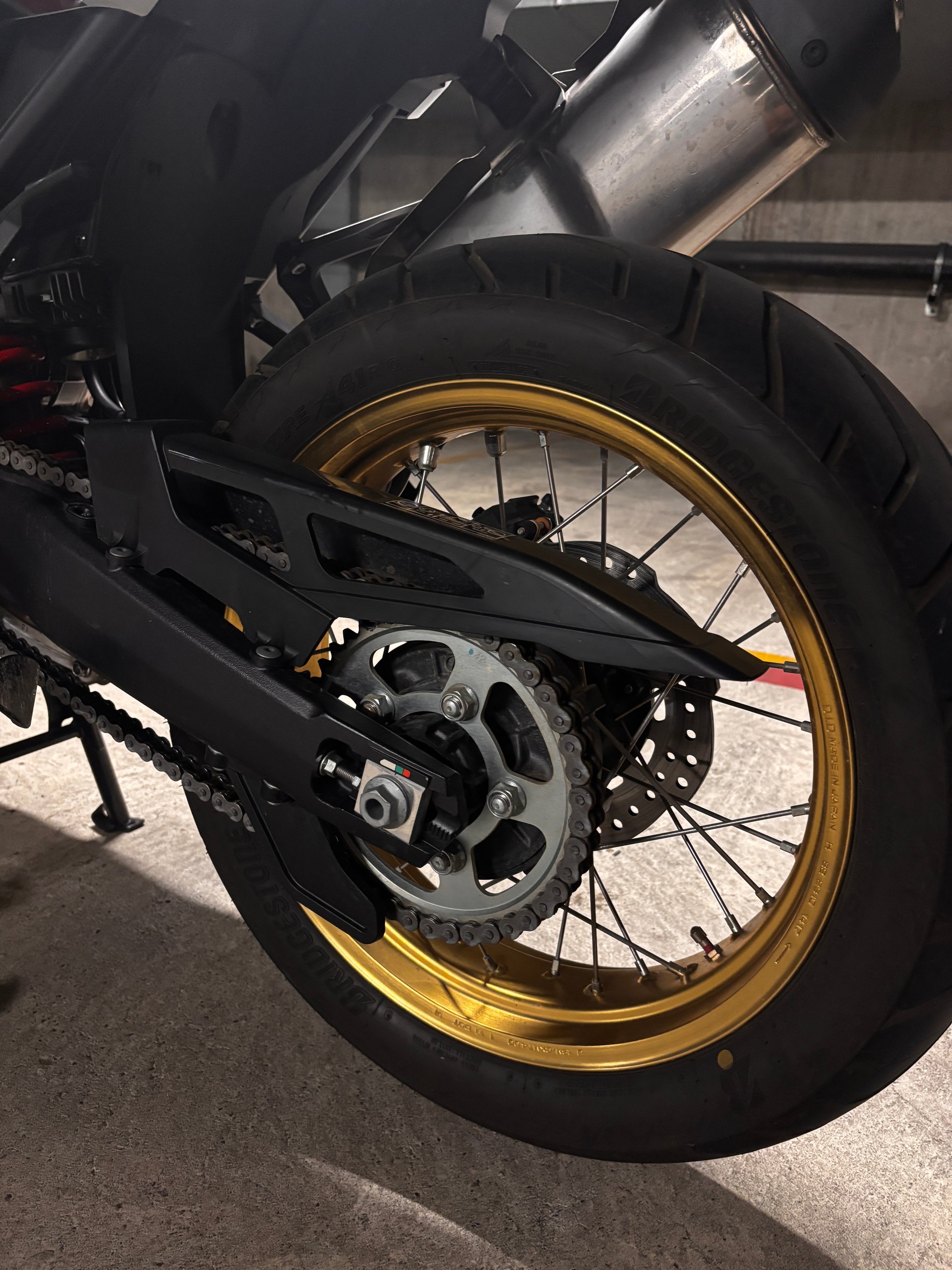 HONDA CRF 1000A Africa Twin-image-8