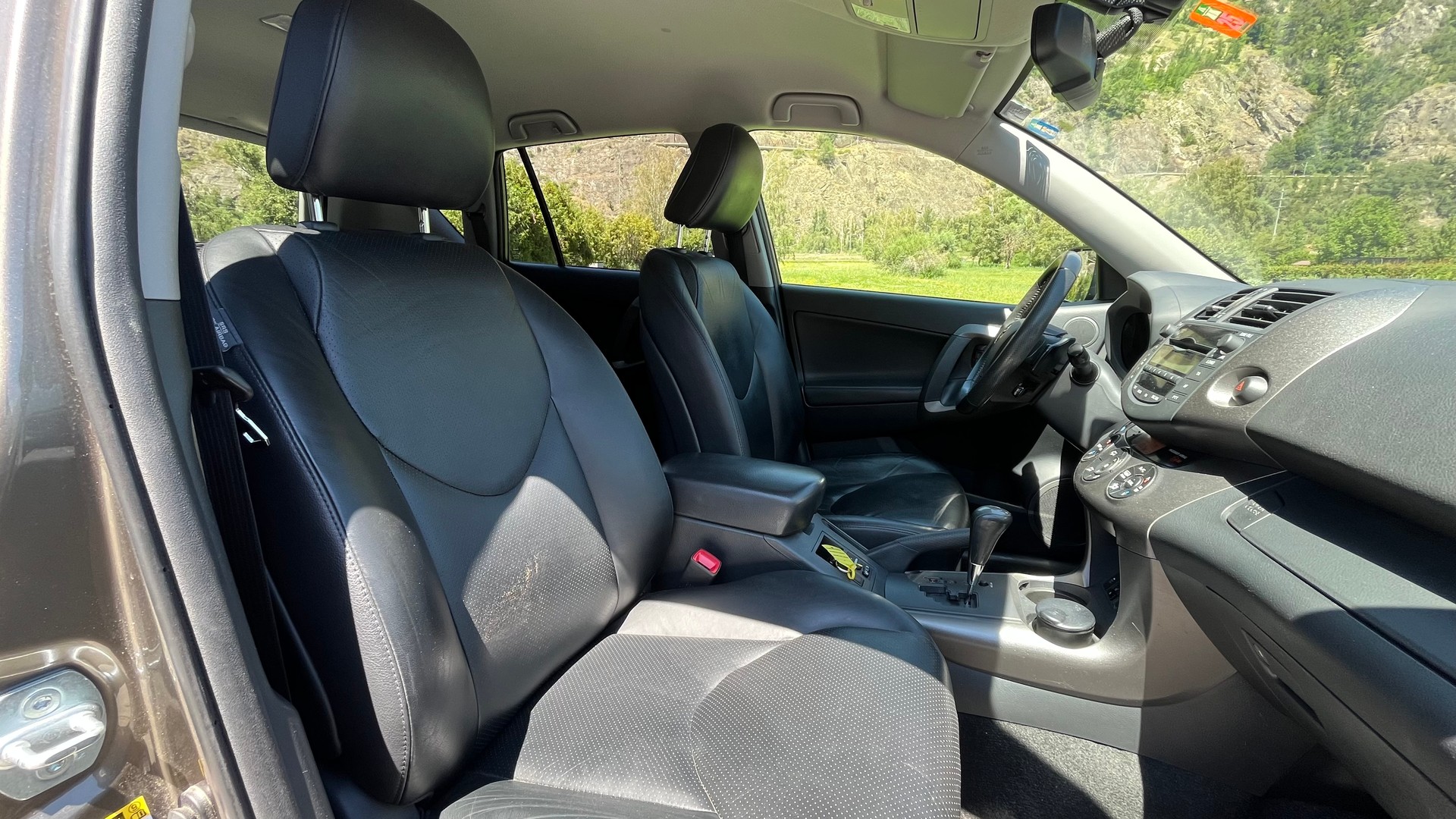 TOYOTA RAV-4 2.2D-CAT Linea Sol Premium AT-image-8