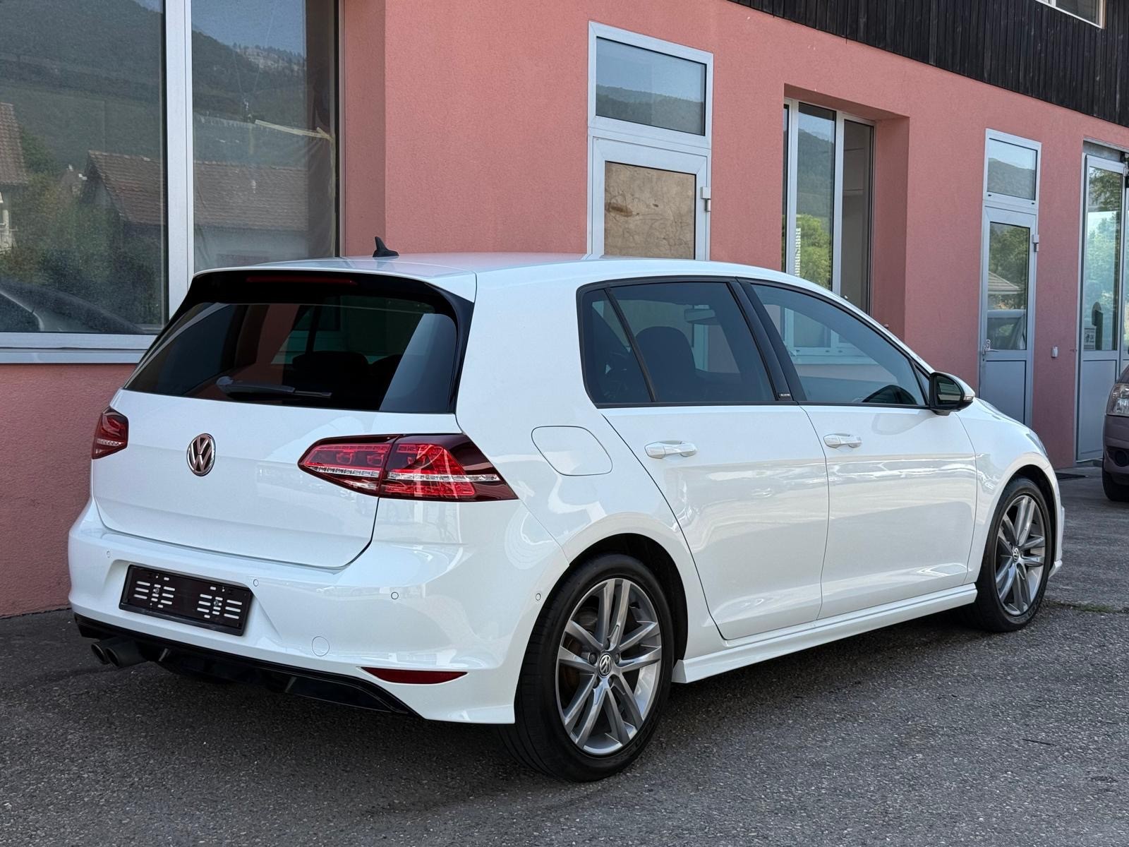 VW Golf 1.4 TSI Allstar R-Line DSG-image-2