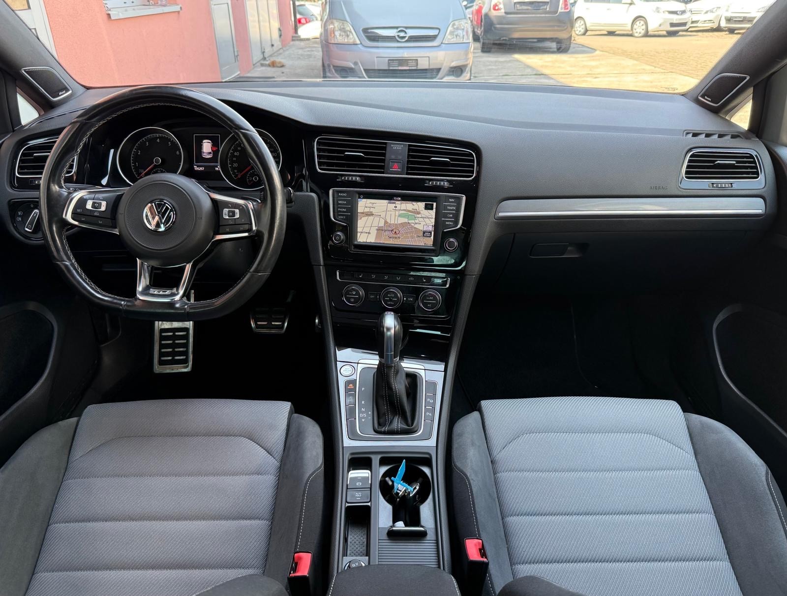VW Golf 1.4 TSI Allstar R-Line DSG-image-8