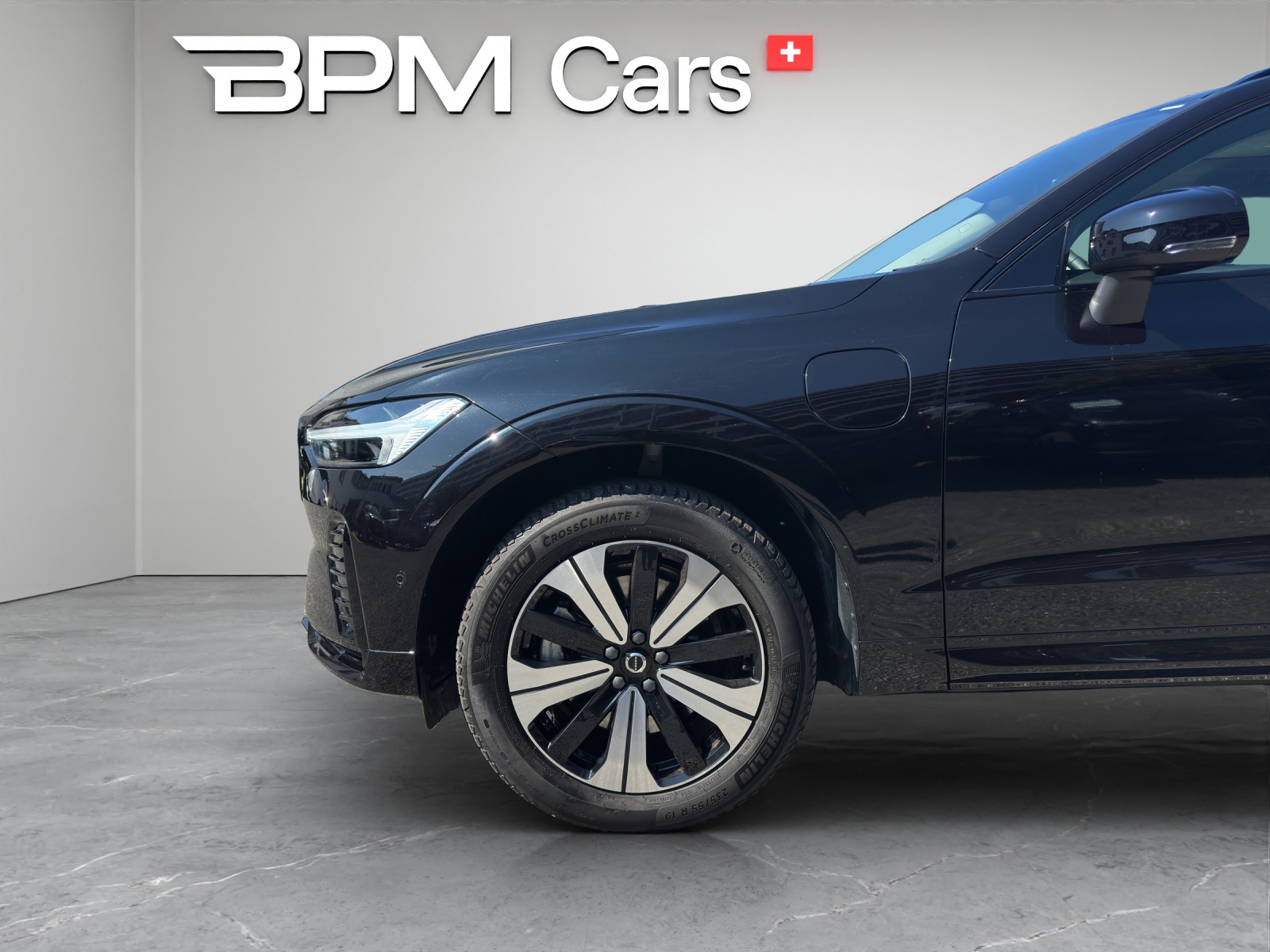 VOLVO XC60 2.0 T6 TE Plus Dark eAWD-image-6