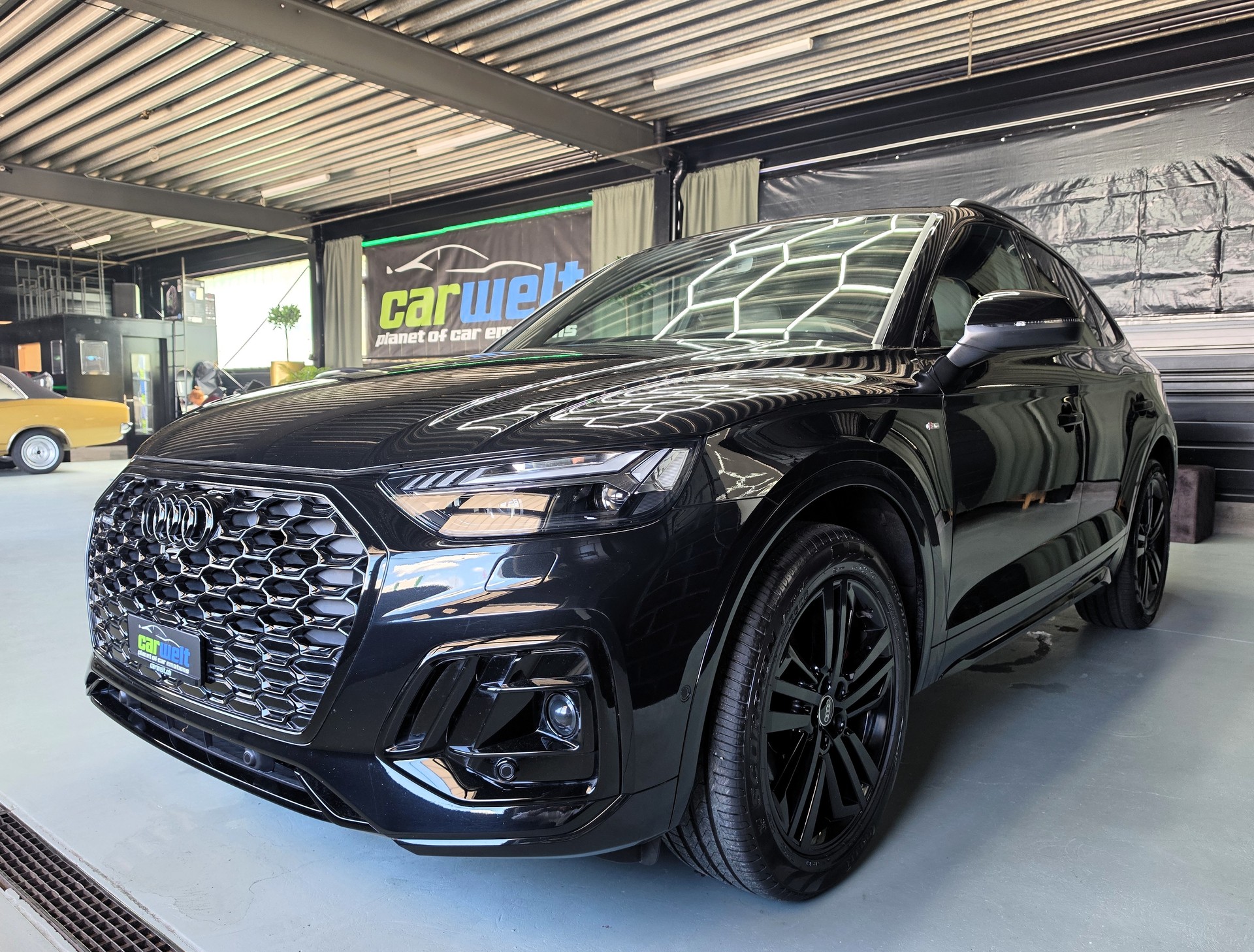 AUDI Q5 Sportback 40 TDI Black Edition S-Line quattro S-Tronic-image-6