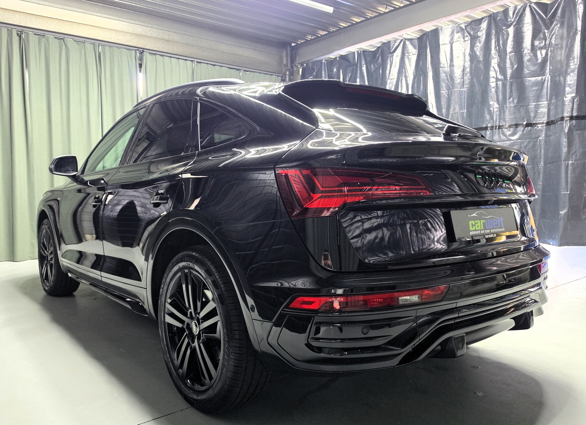 AUDI Q5 Sportback 40 TDI Black Edition S-Line quattro S-Tronic-image-7