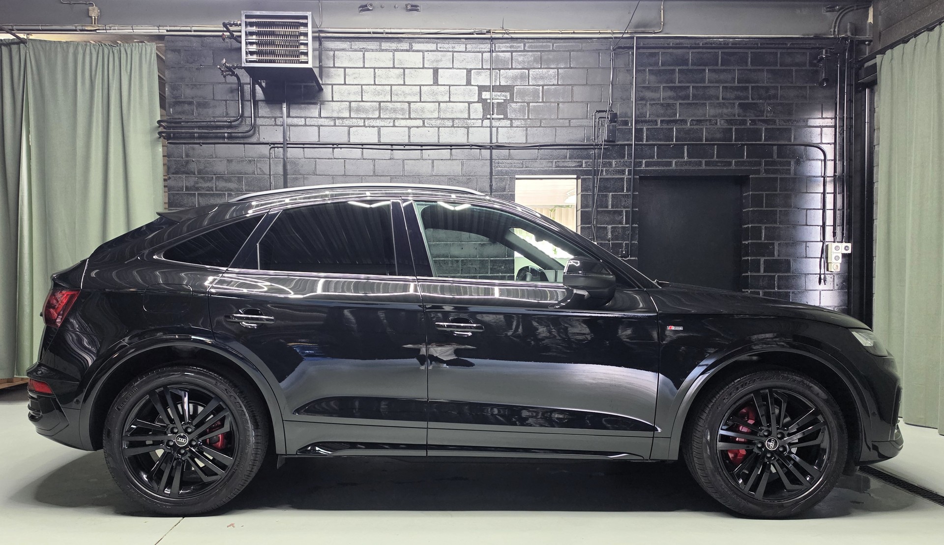 AUDI Q5 Sportback 40 TDI Black Edition S-Line quattro S-Tronic-image-1