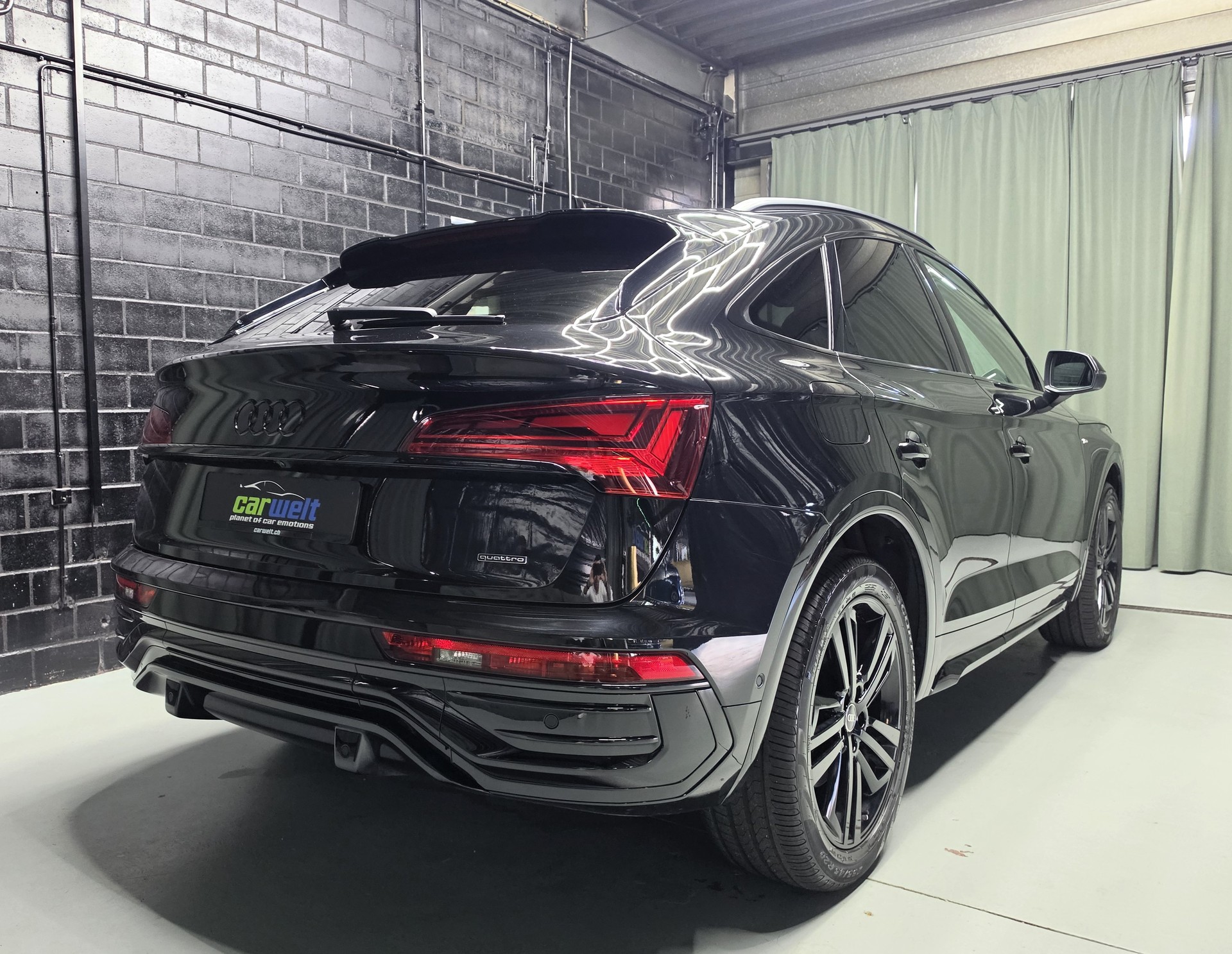 AUDI Q5 Sportback 40 TDI Black Edition S-Line quattro S-Tronic-image-2