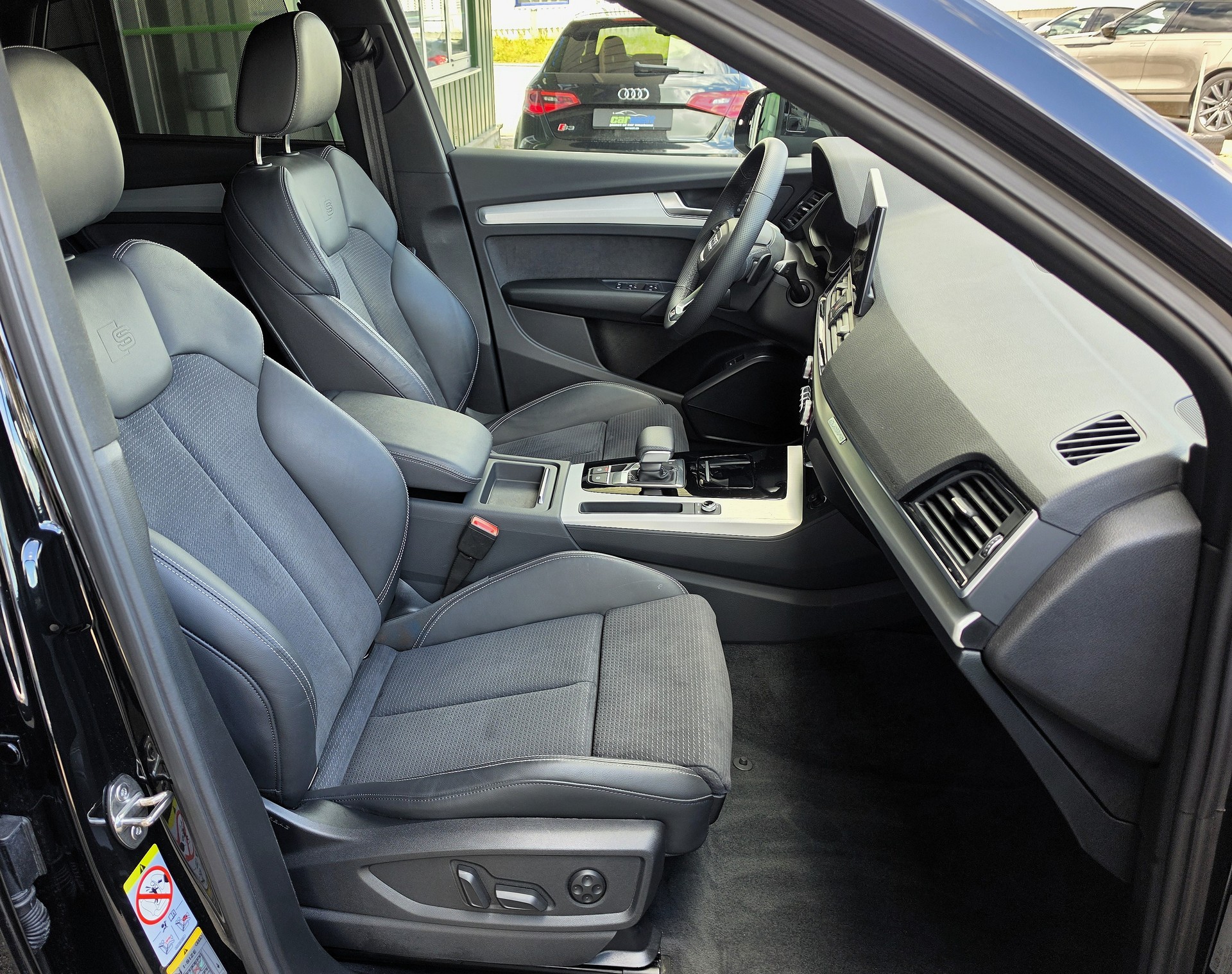 AUDI Q5 Sportback 40 TDI Black Edition S-Line quattro S-Tronic-image-4