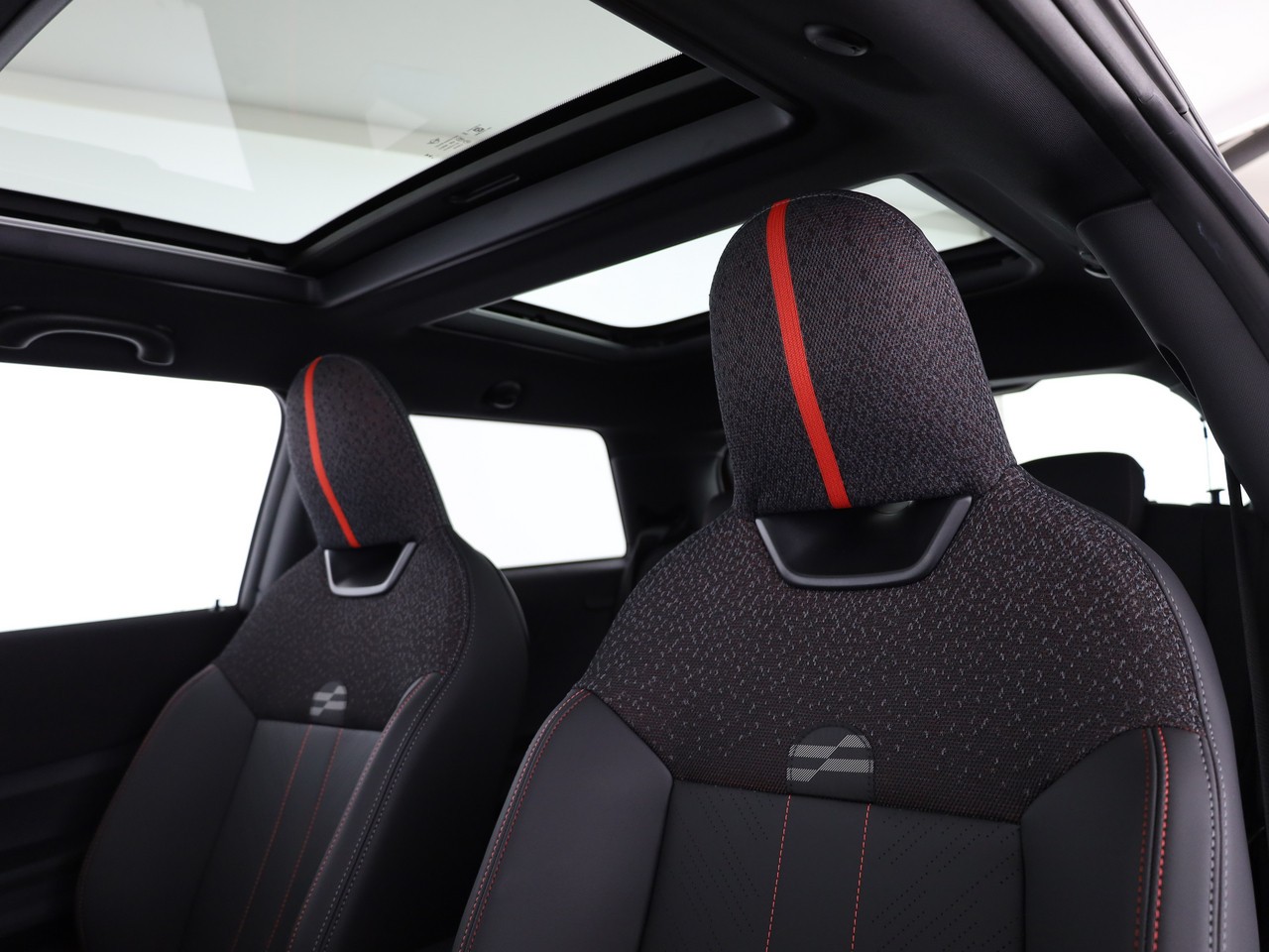 MINI Cooper John Cooper Works DKG-image-11