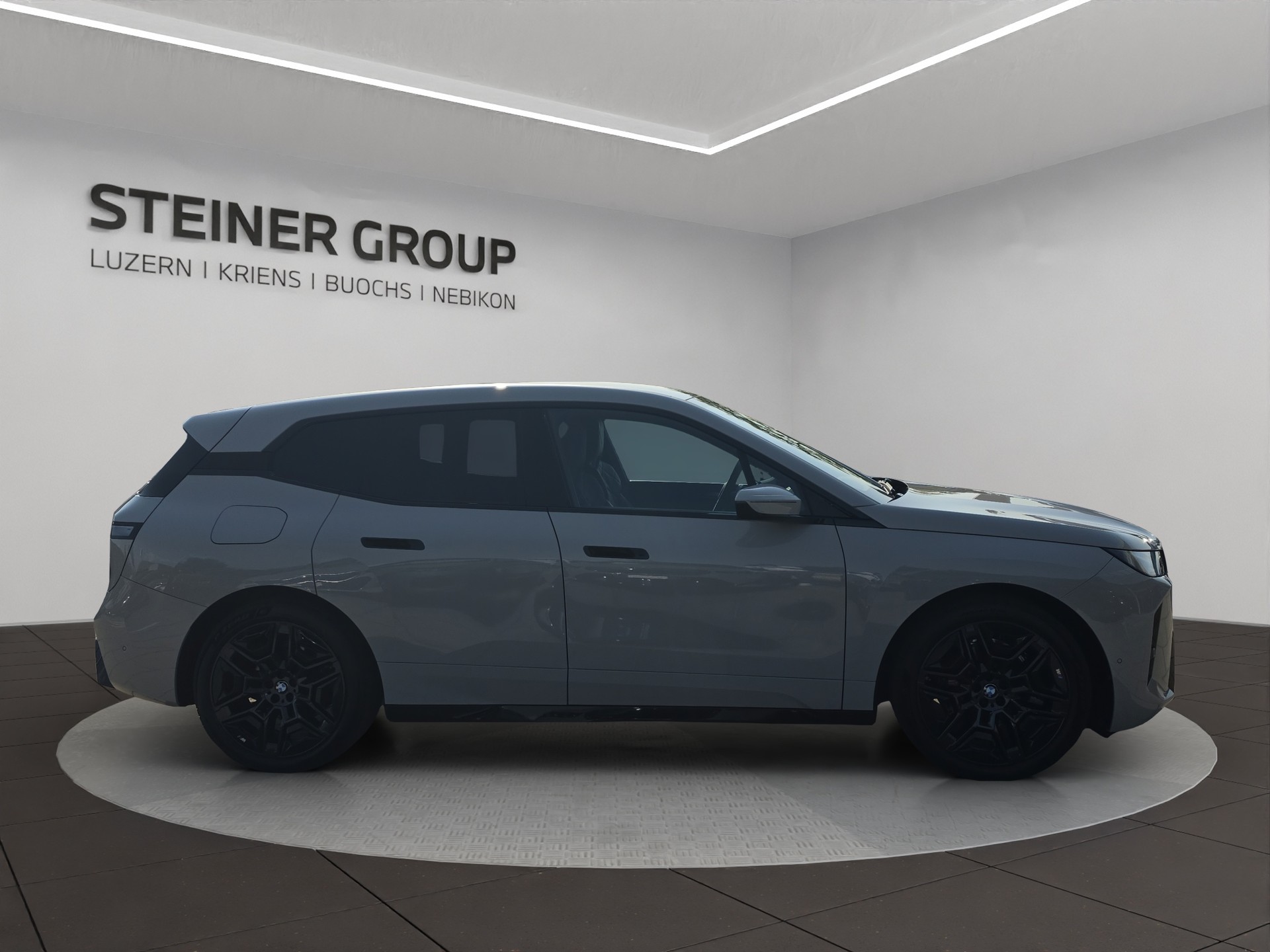 BMW iX xDrive60 M Sport Pro-image-3