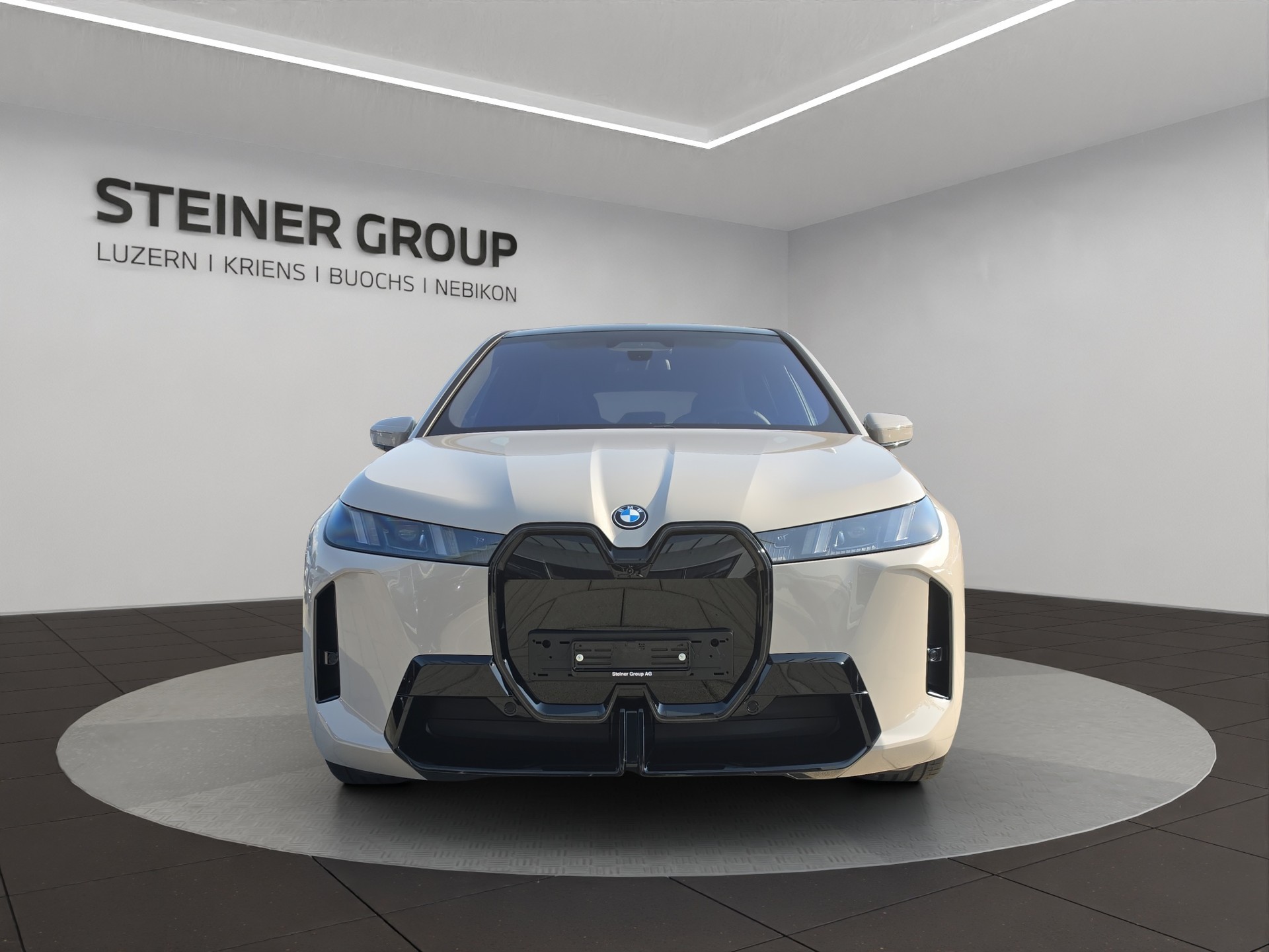 BMW iX xDrive60 M Sport Pro-image-1