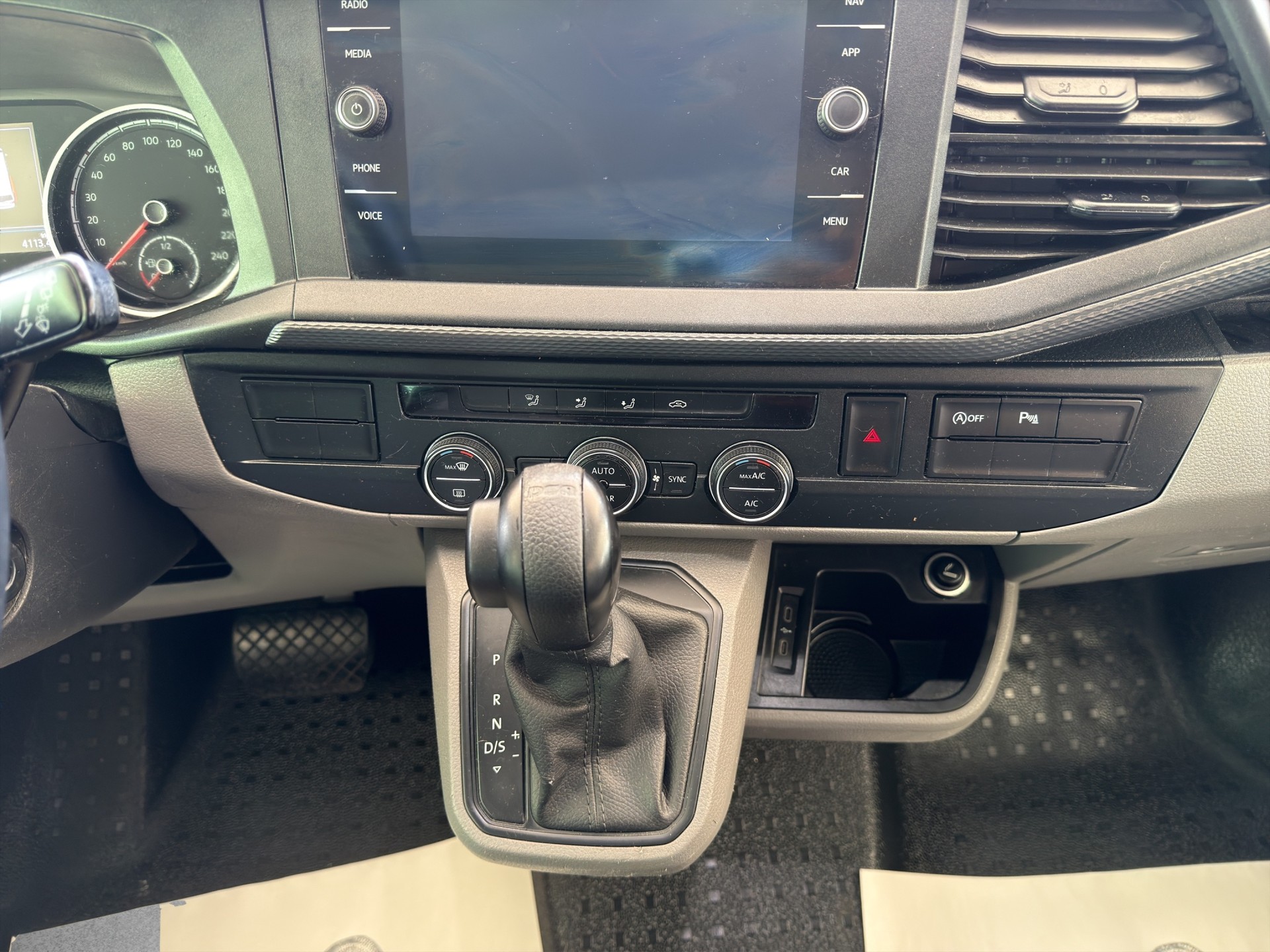 VW T6.1 Caravelle 2.0 TDI Comfortline Liberty DSG LWB-image-10