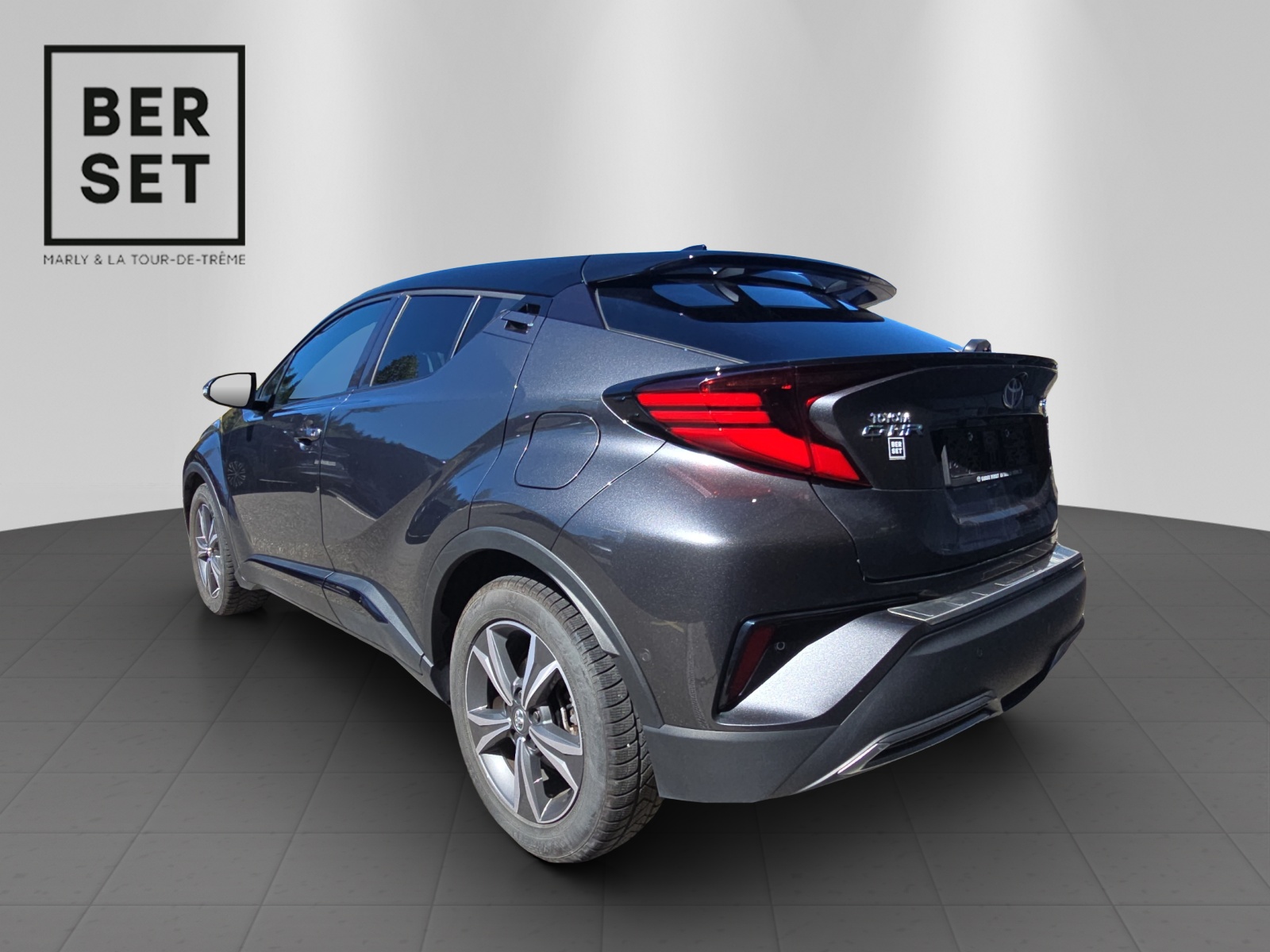 TOYOTA C-HR 2.0 VVTi HSD GR Sport-image-2