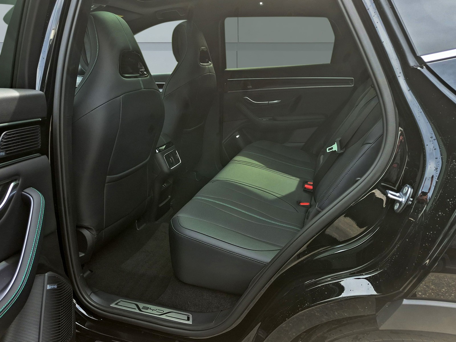 BYD Seal U DM-i Design AWD-image-14