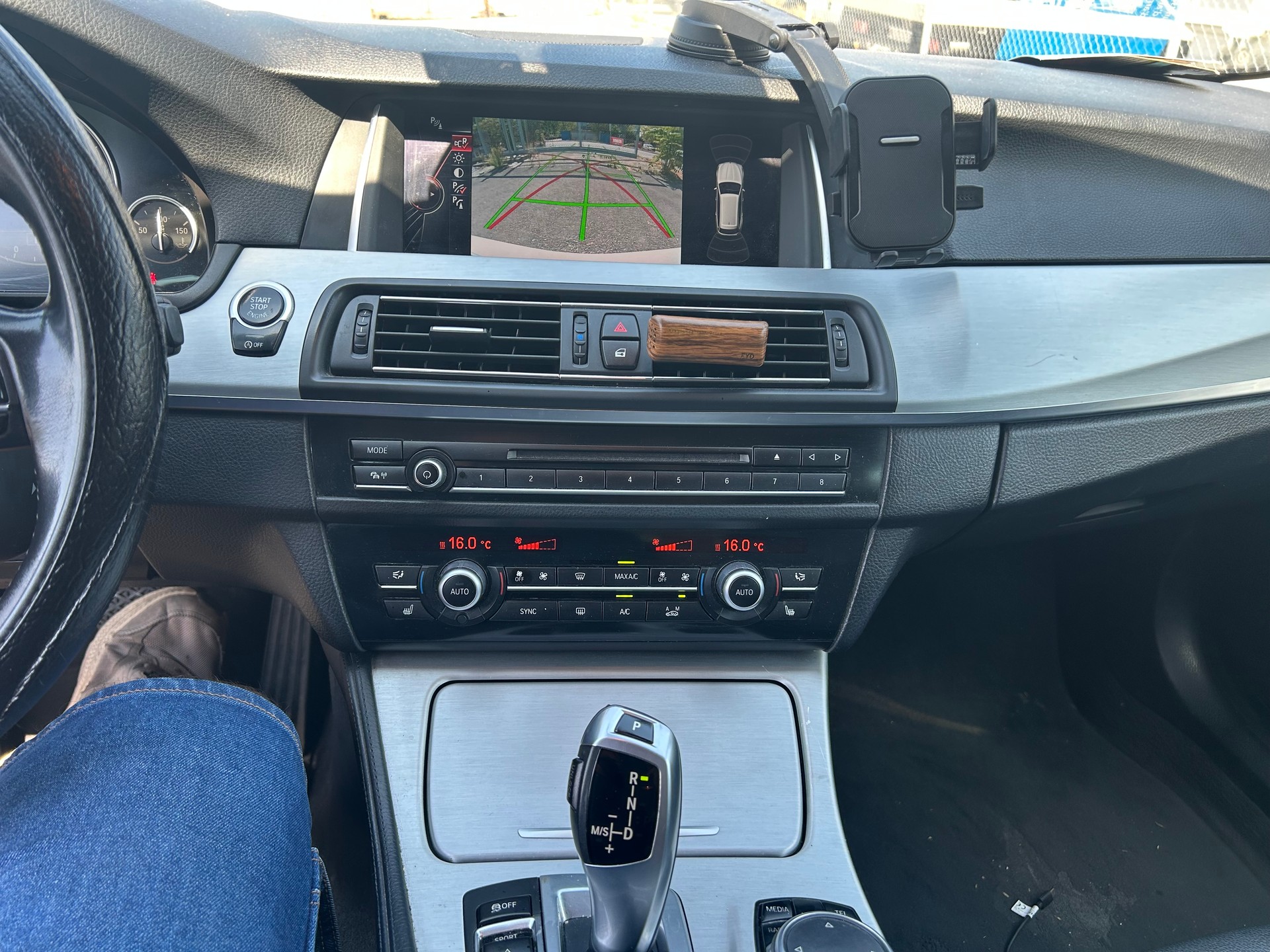 BMW 525d Touring xDrive Steptronic-image-13